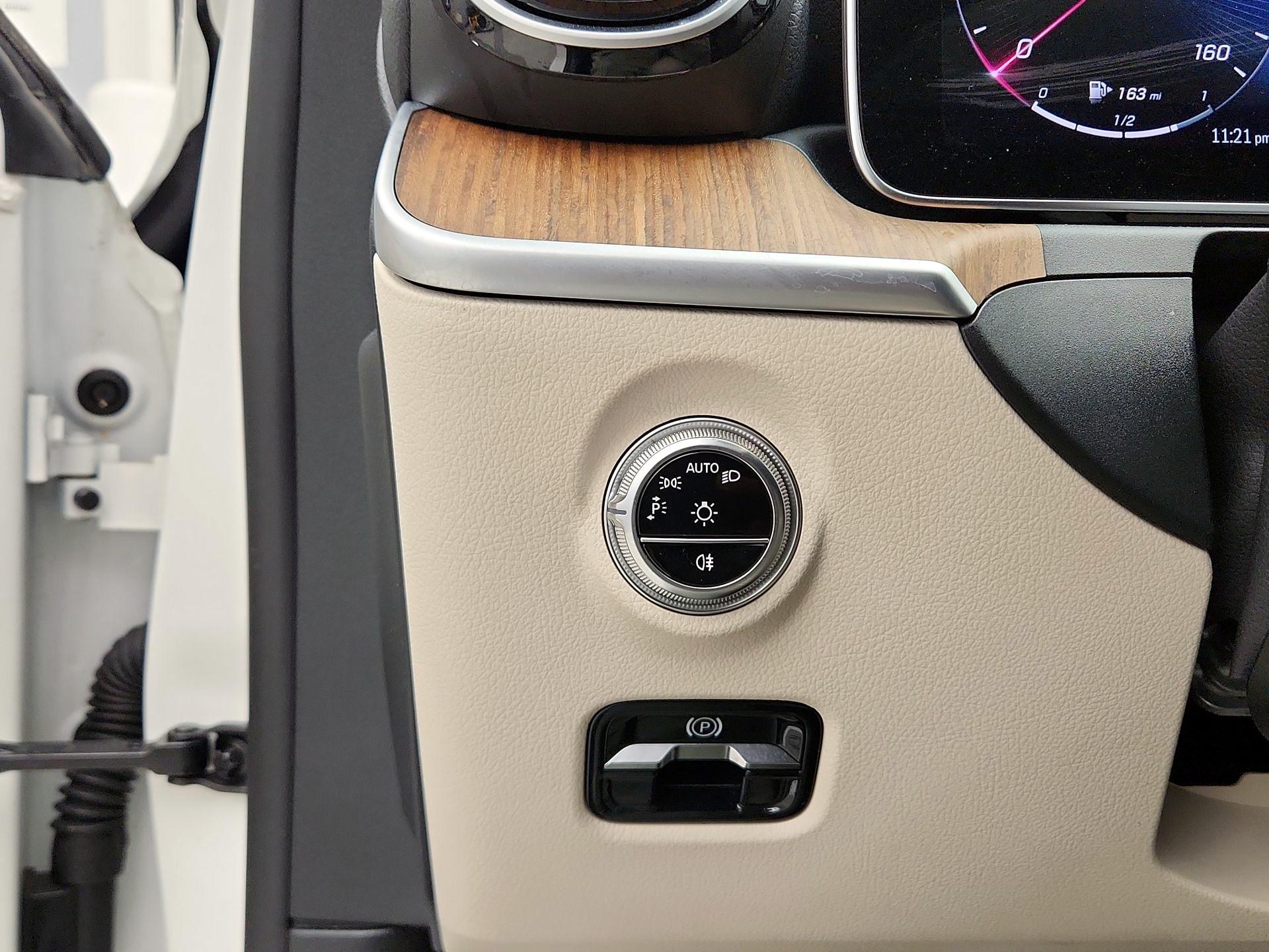 Thumbnail: 2022 Mercedes-Benz C-Class - 13