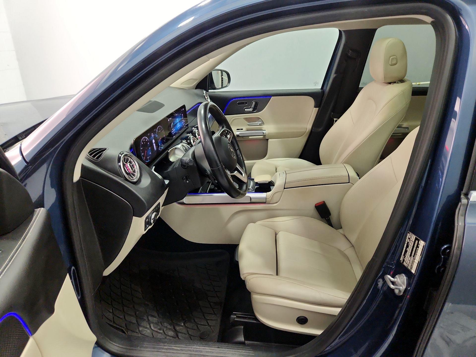 Thumbnail: 2021 Mercedes-Benz GLB - 11