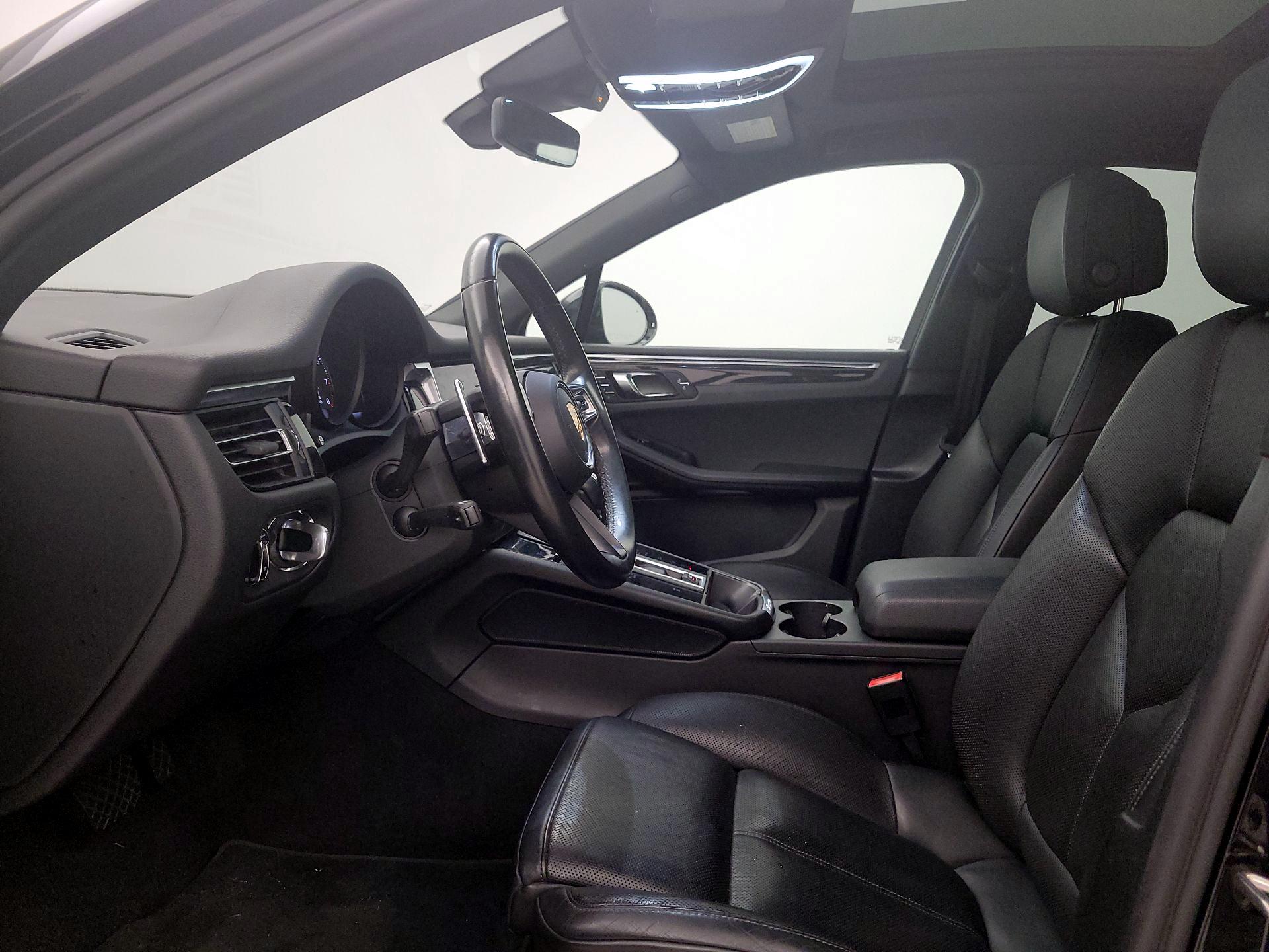 Thumbnail: 2022 Porsche Macan - 11