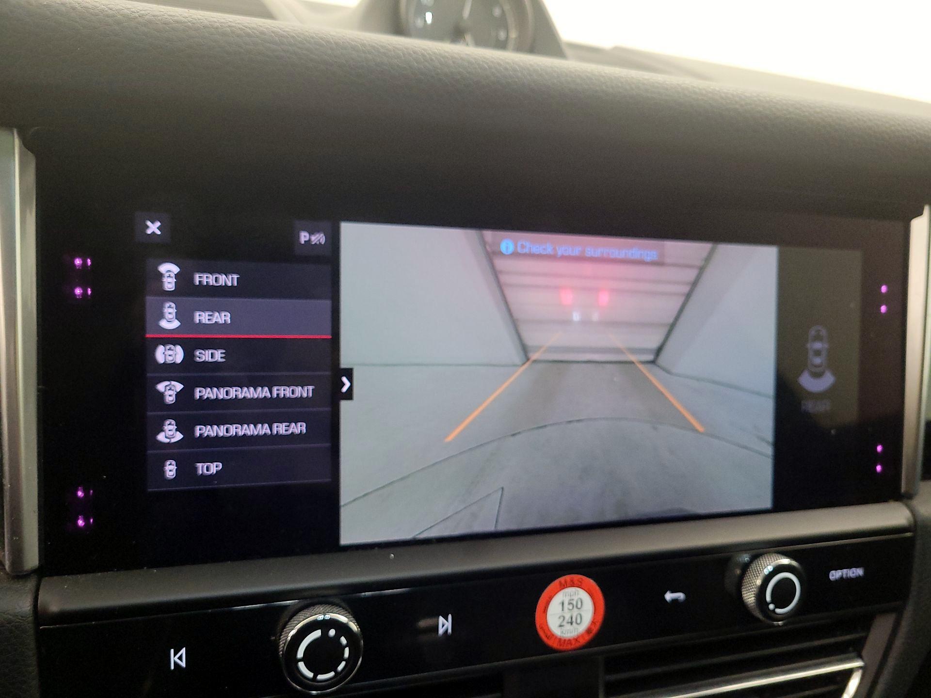 Thumbnail: 2022 Porsche Macan - 14