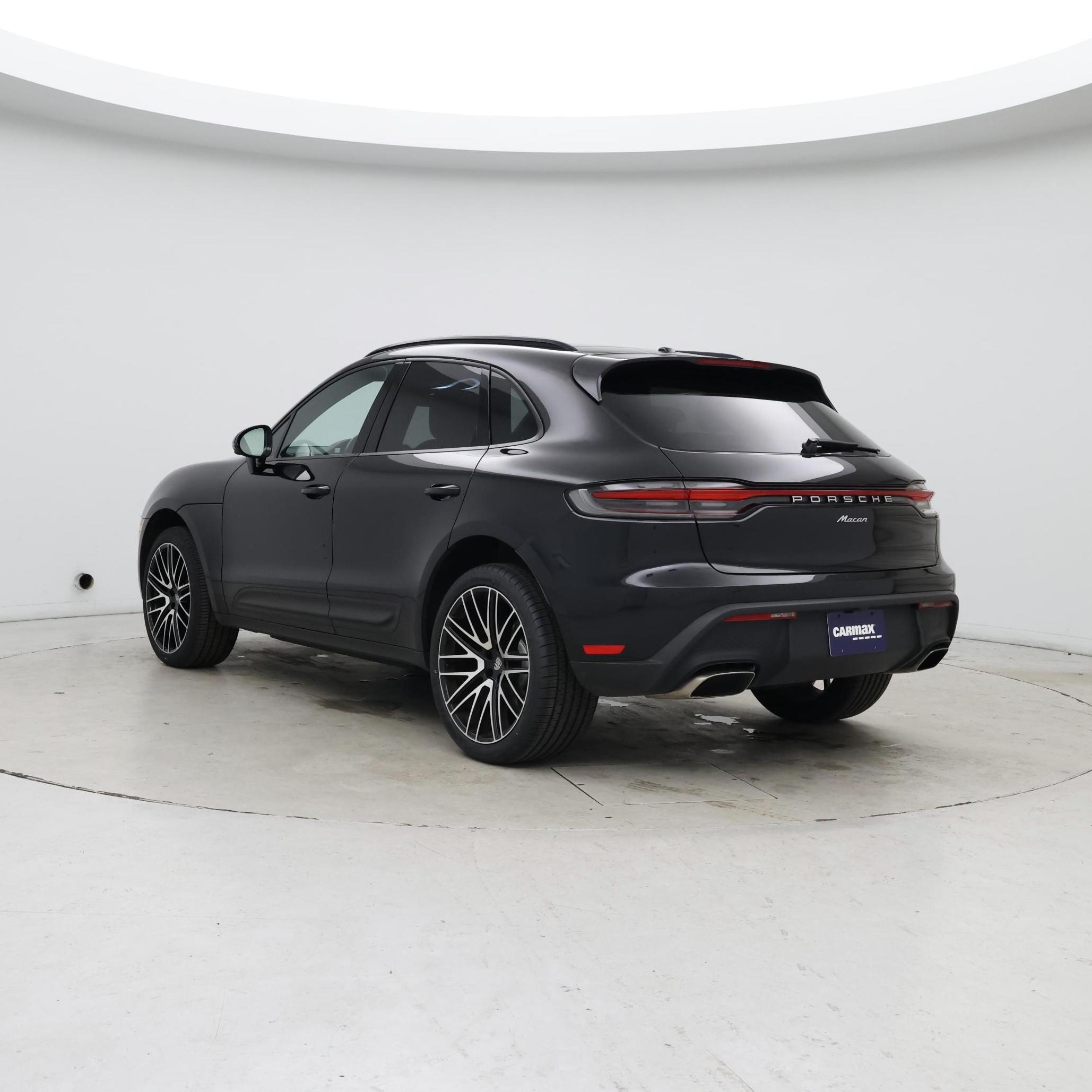 Thumbnail: 2022 Porsche Macan - 2