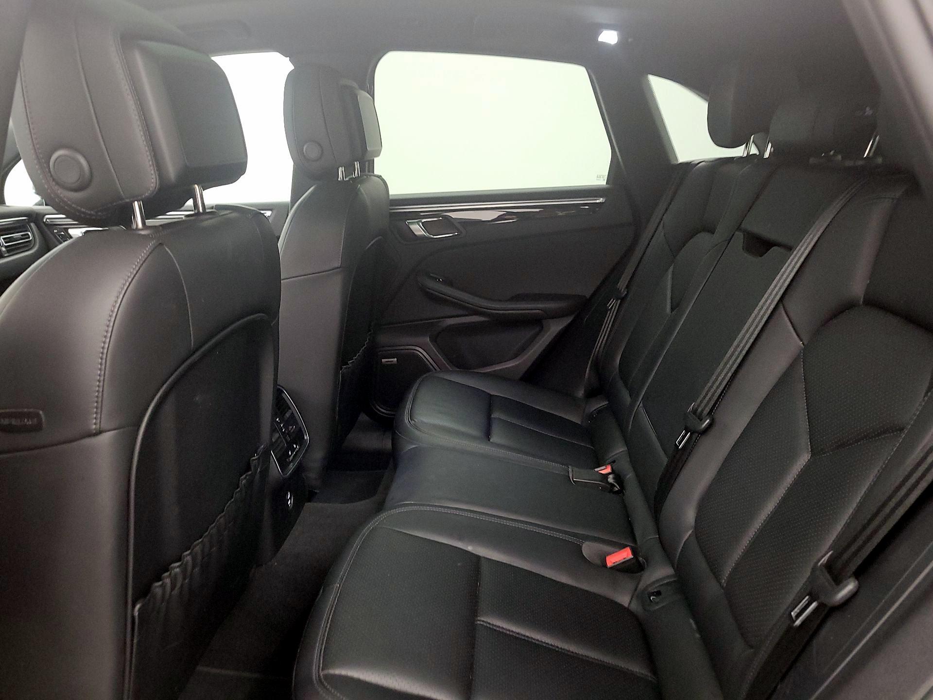 Thumbnail: 2022 Porsche Macan - 20