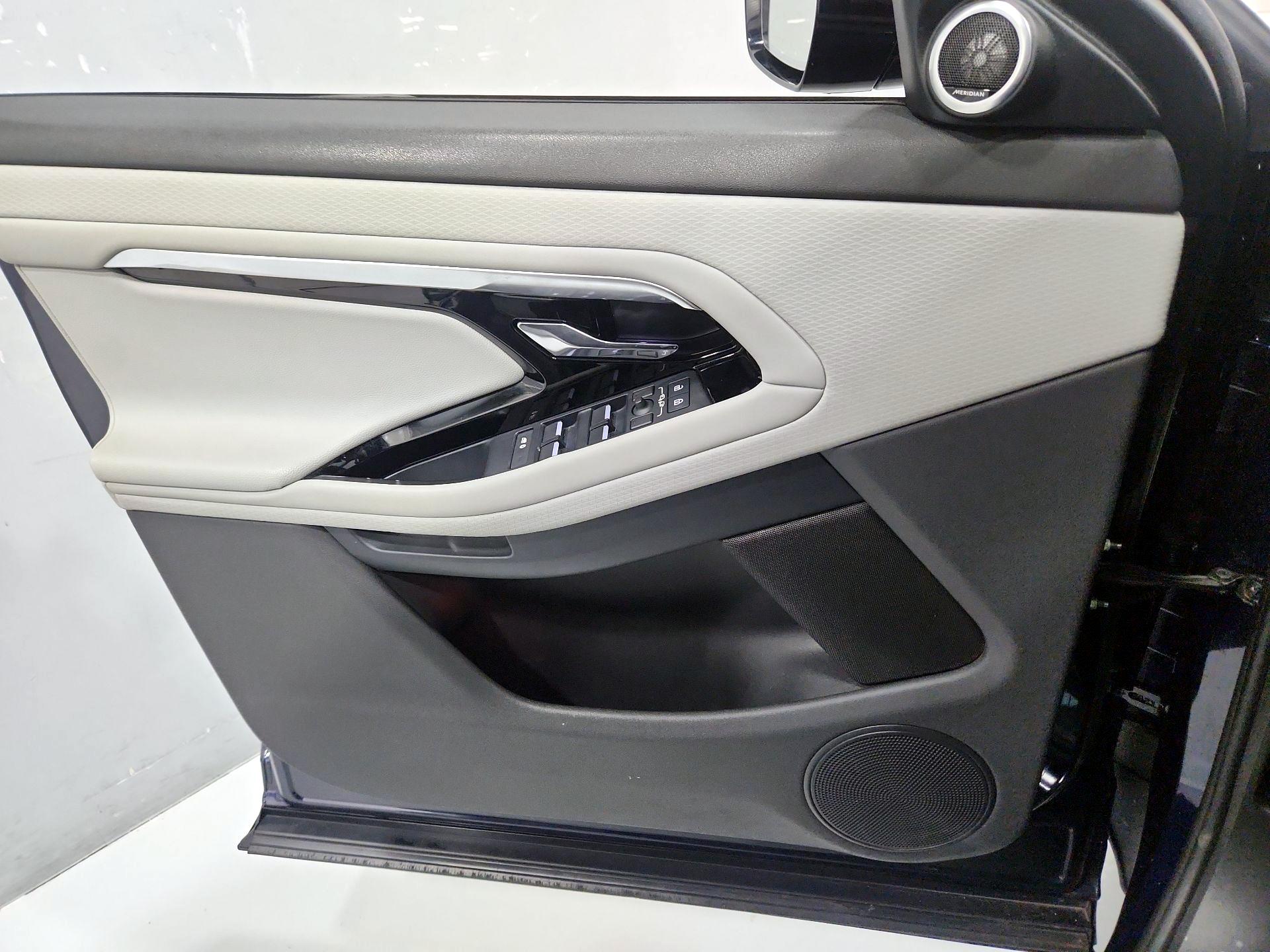Thumbnail: 2023 Land Rover Range Rover Evoque - 12