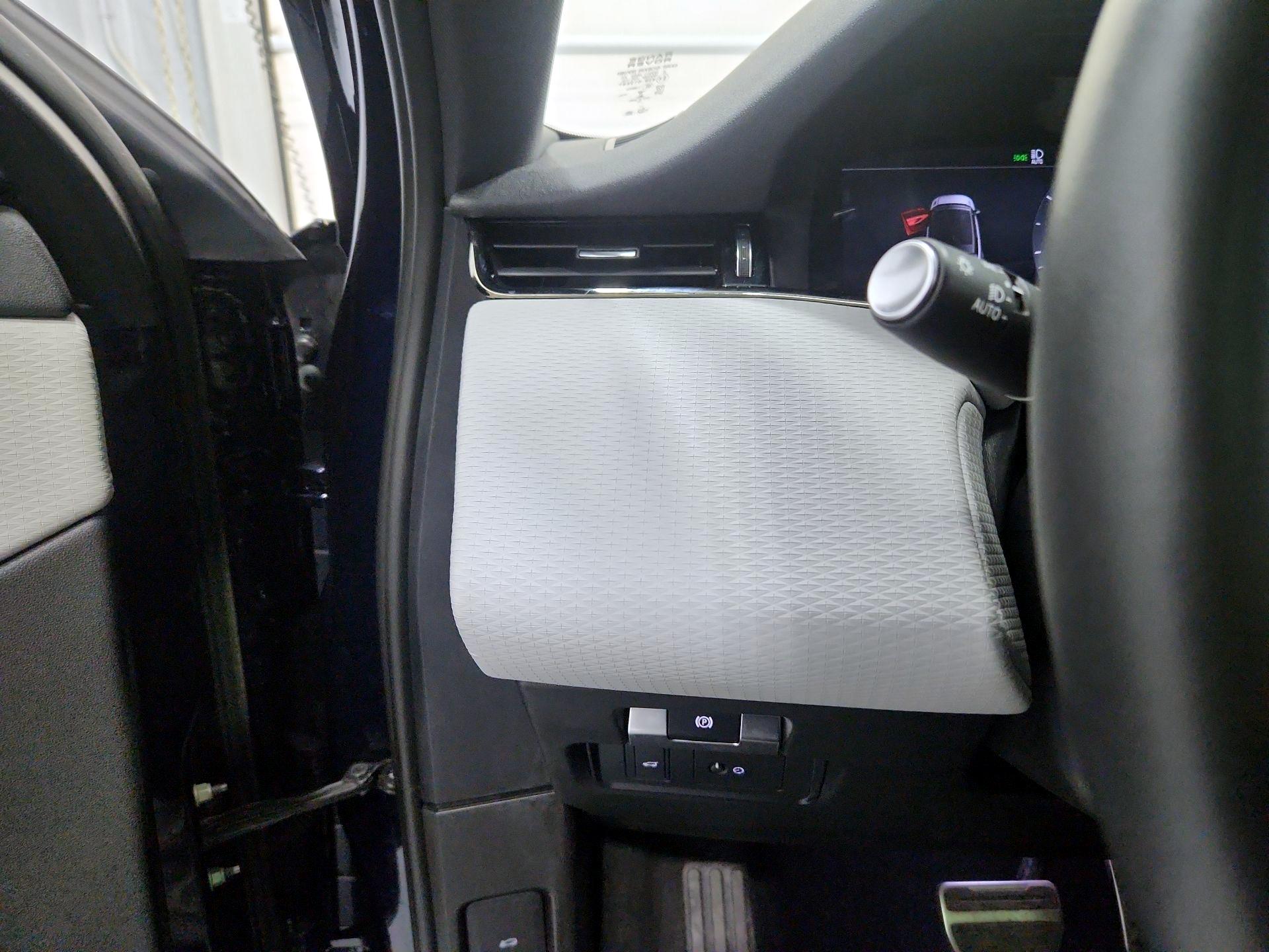 Thumbnail: 2023 Land Rover Range Rover Evoque - 13