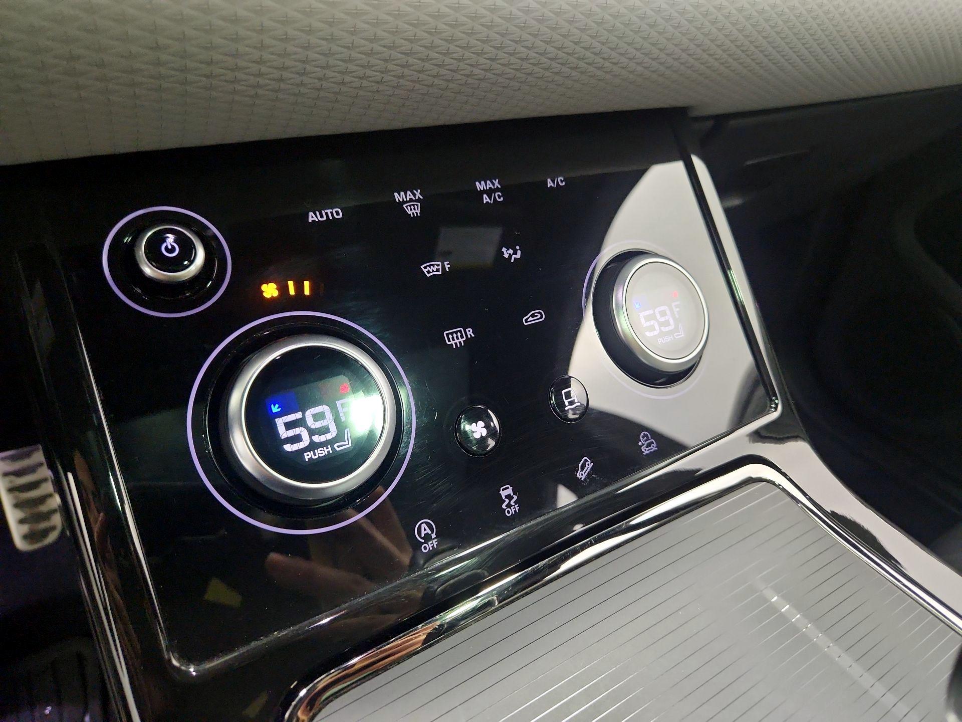 Thumbnail: 2023 Land Rover Range Rover Evoque - 17