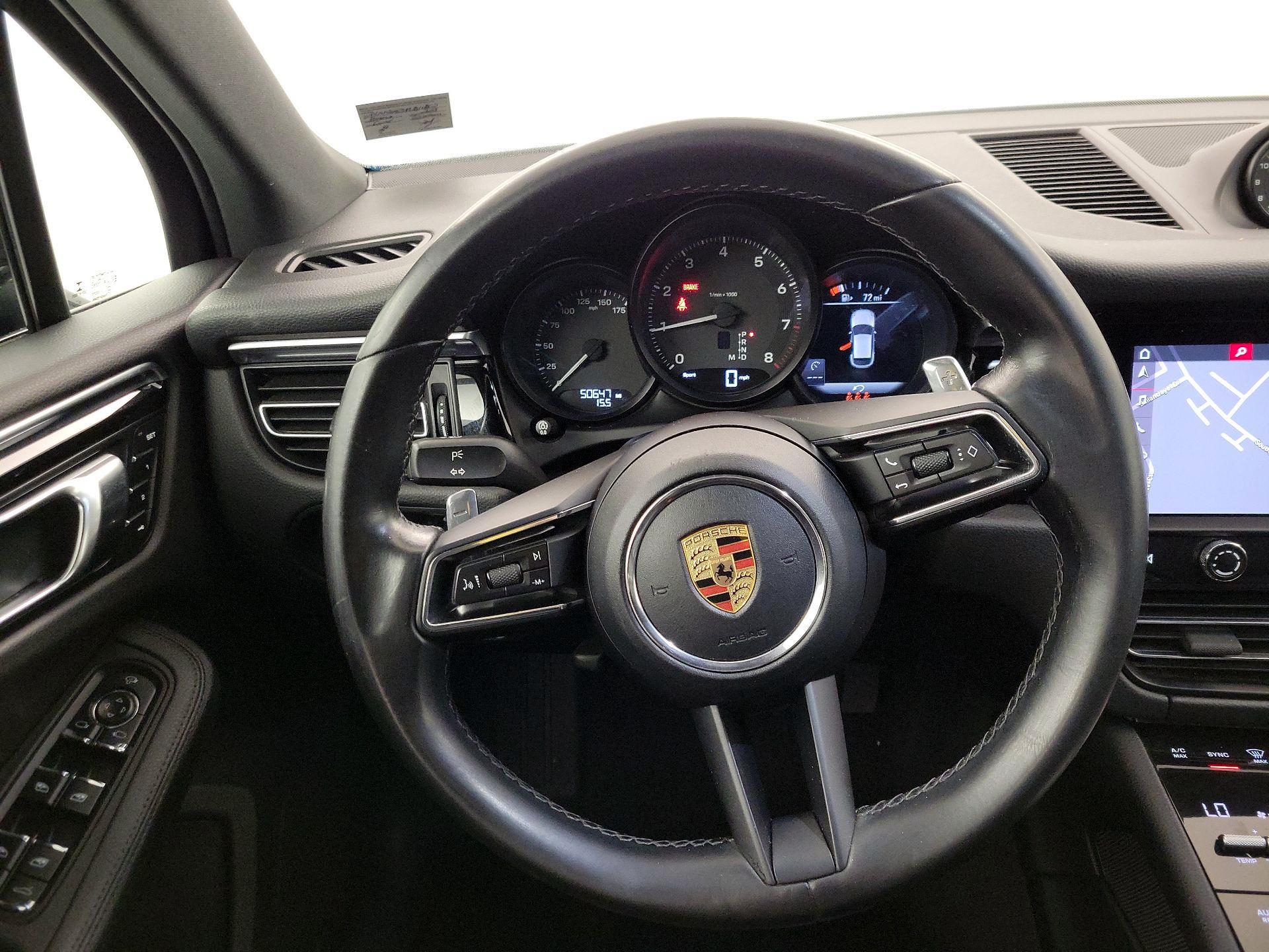 Thumbnail: 2023 Porsche Macan - 10