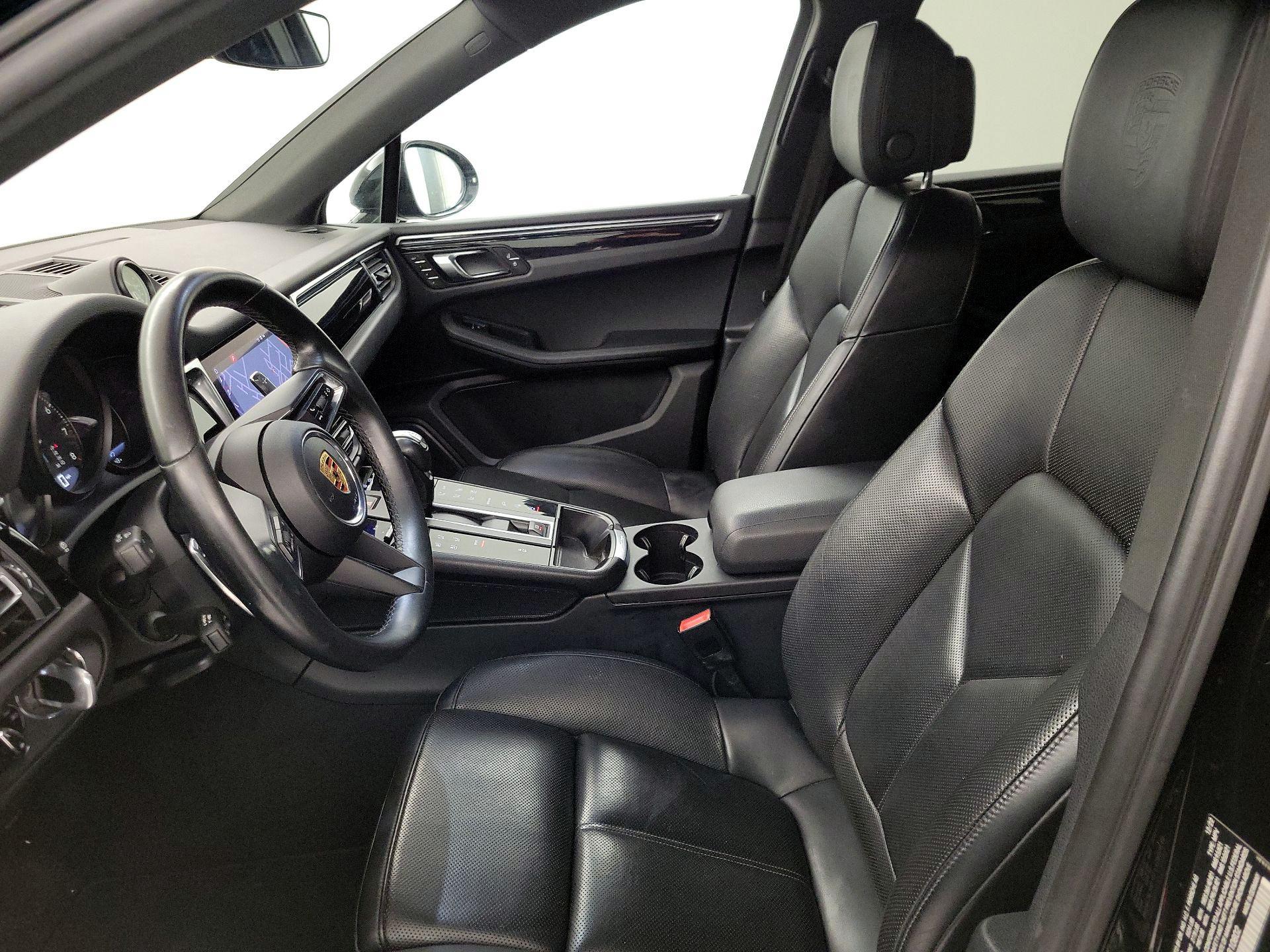 Thumbnail: 2023 Porsche Macan - 11