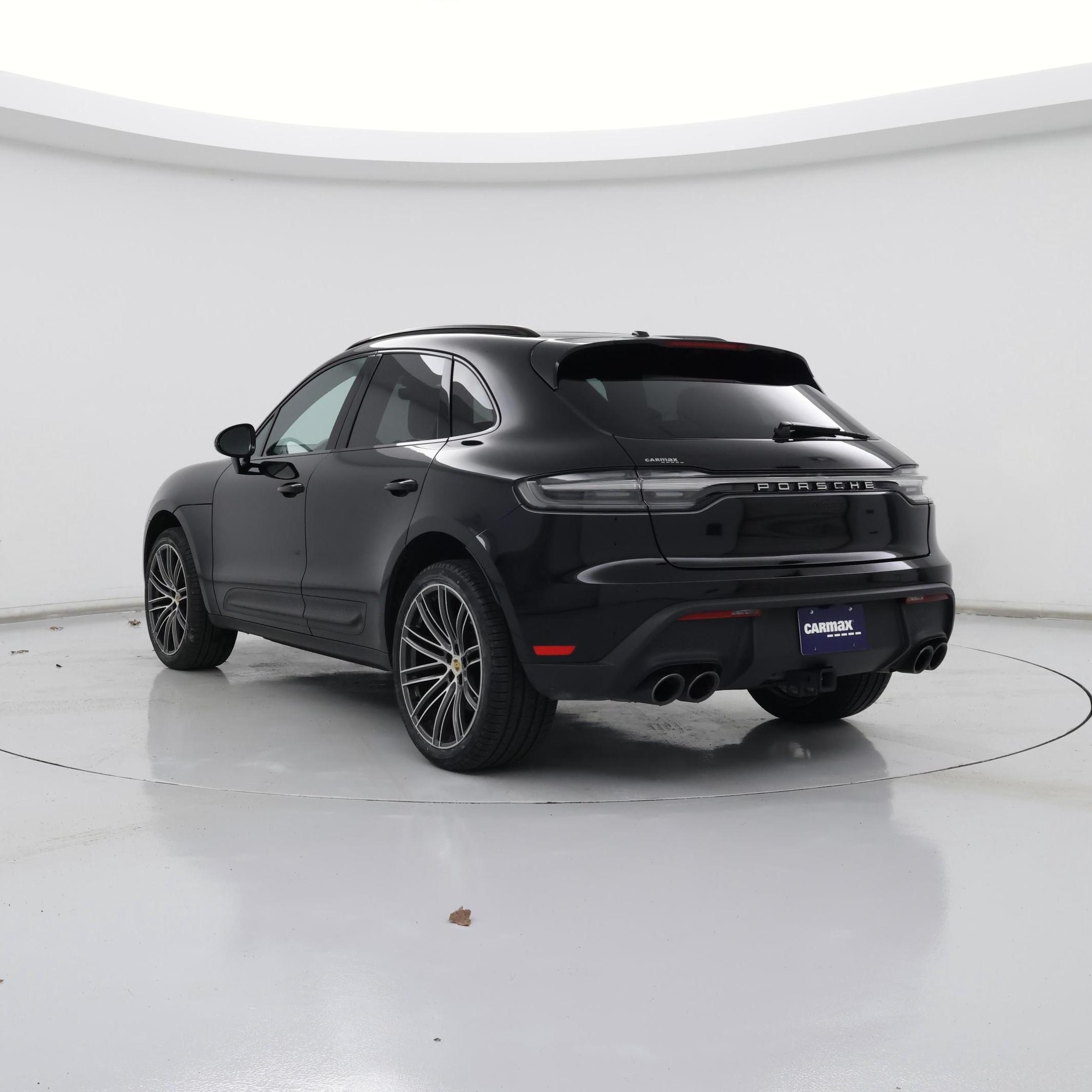 Thumbnail: 2023 Porsche Macan - 2