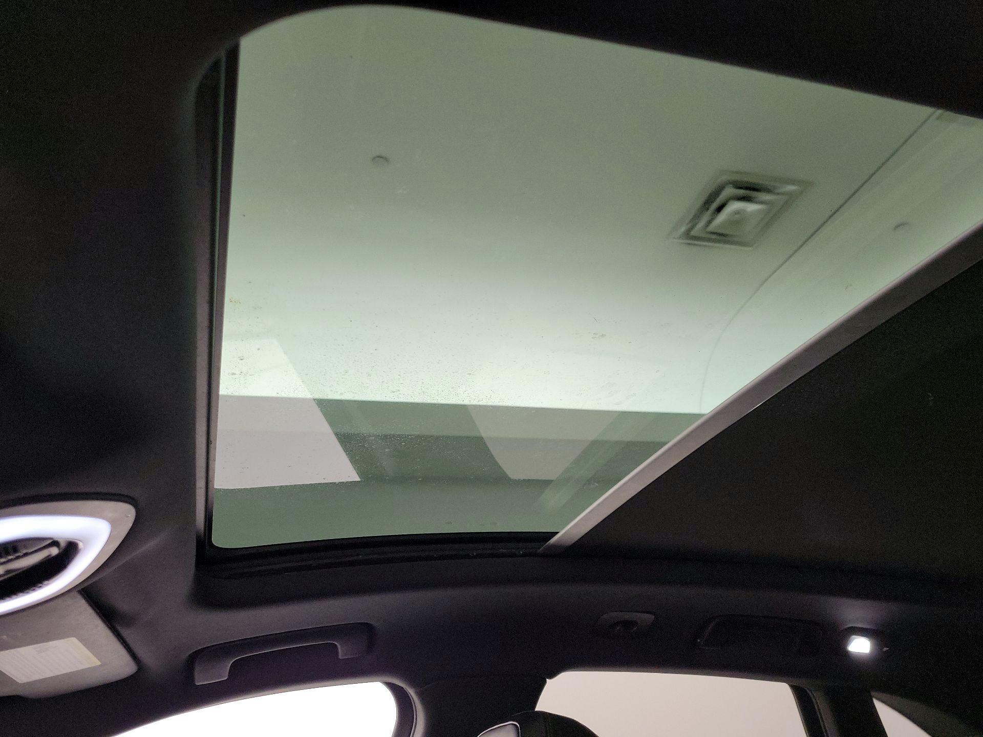 Thumbnail: 2023 Porsche Macan - 20