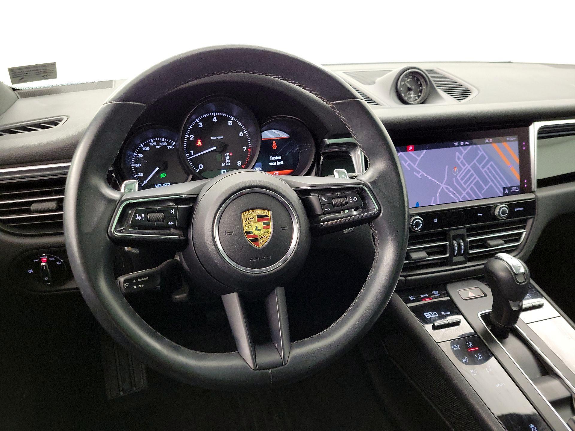 Thumbnail: 2022 Porsche Macan - 10