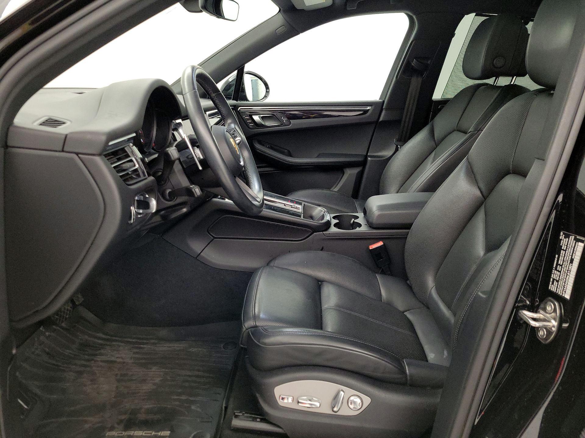 Thumbnail: 2022 Porsche Macan - 11