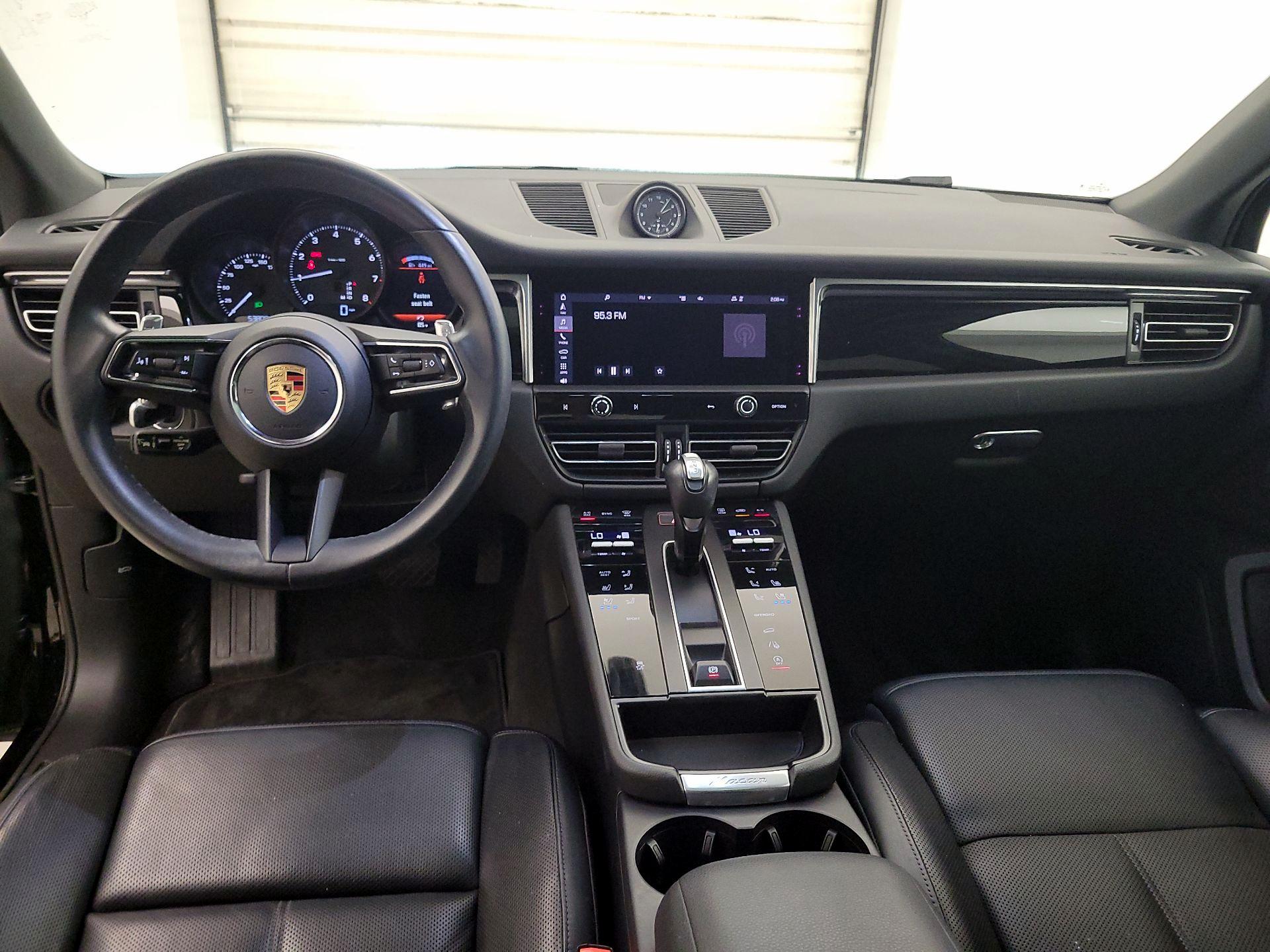 Thumbnail: 2023 Porsche Macan - 9