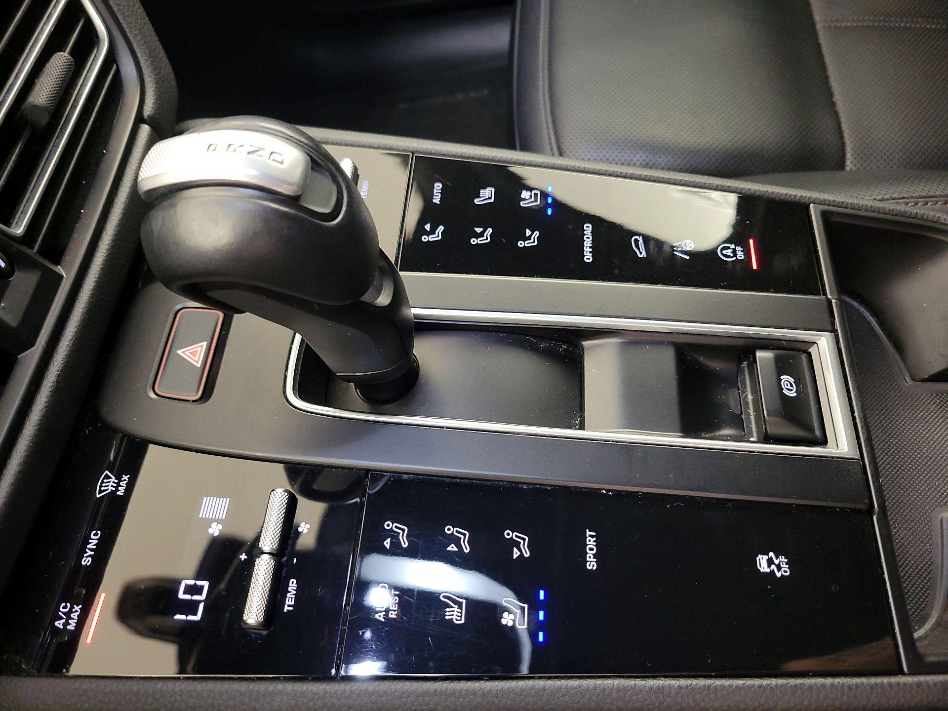 Thumbnail: 2023 Porsche Macan - 17