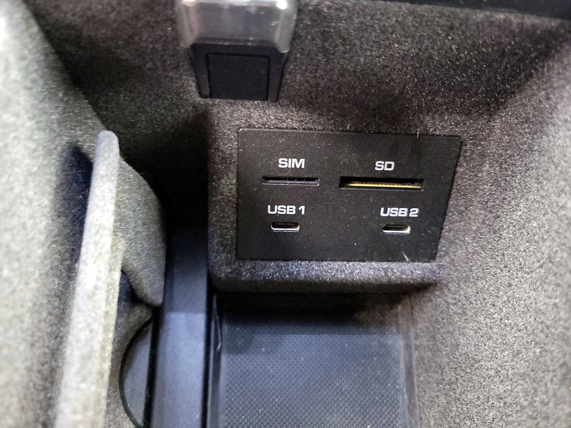 Thumbnail: 2023 Porsche Macan - 18