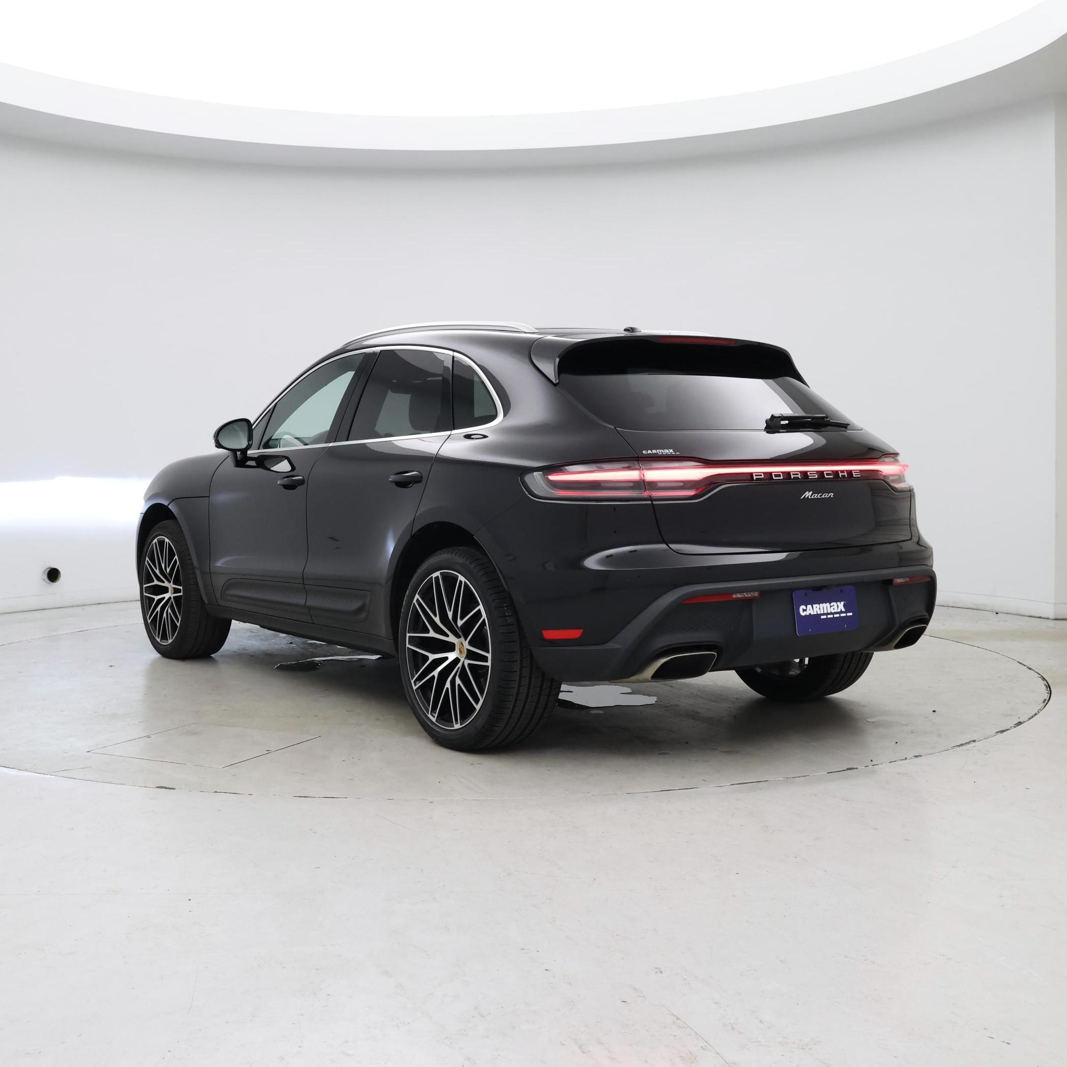 Thumbnail: 2023 Porsche Macan - 2