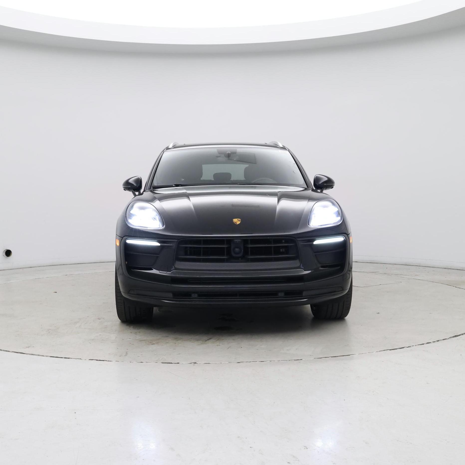 Thumbnail: 2023 Porsche Macan - 5