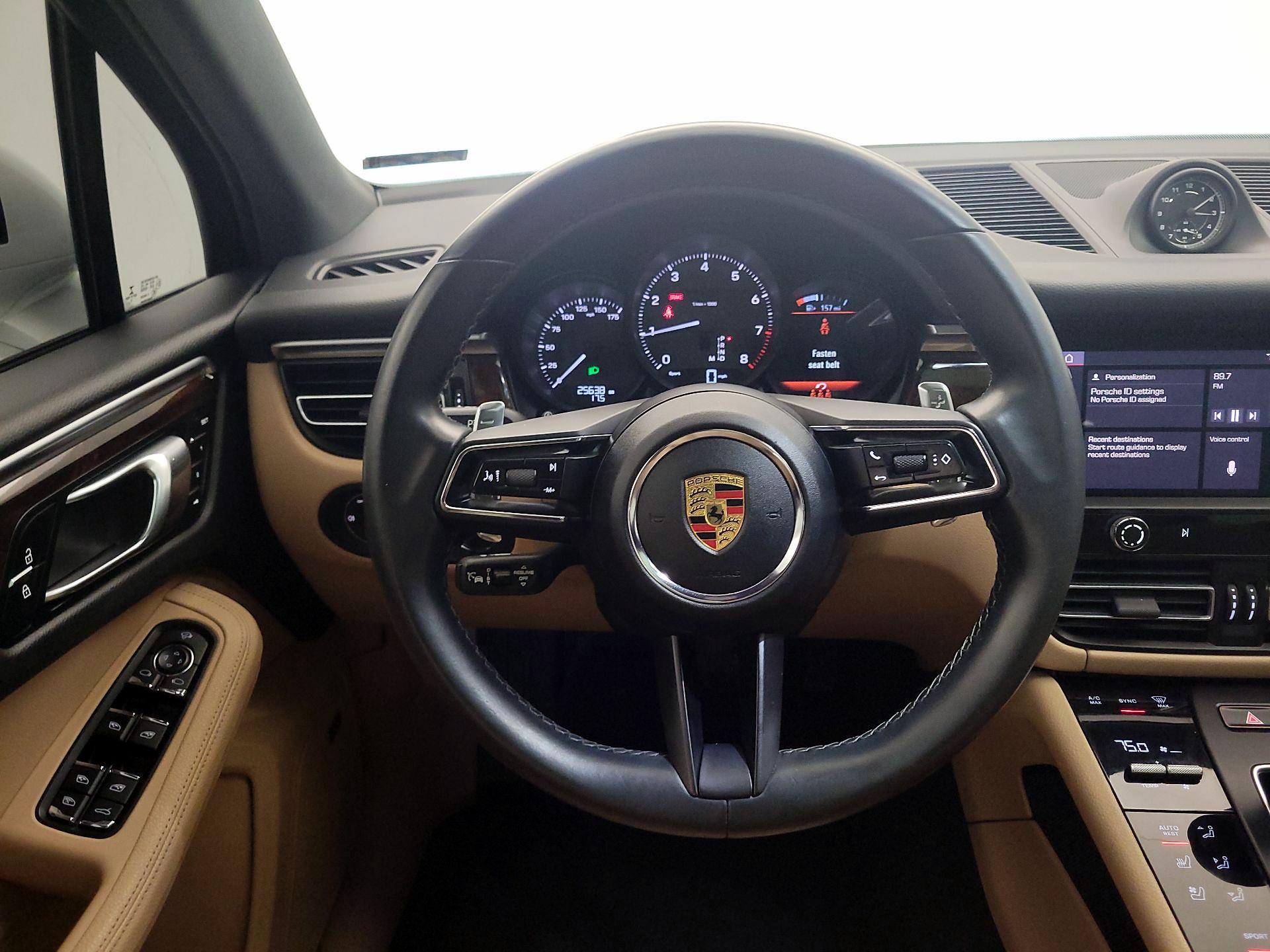 Thumbnail: 2022 Porsche Macan - 10