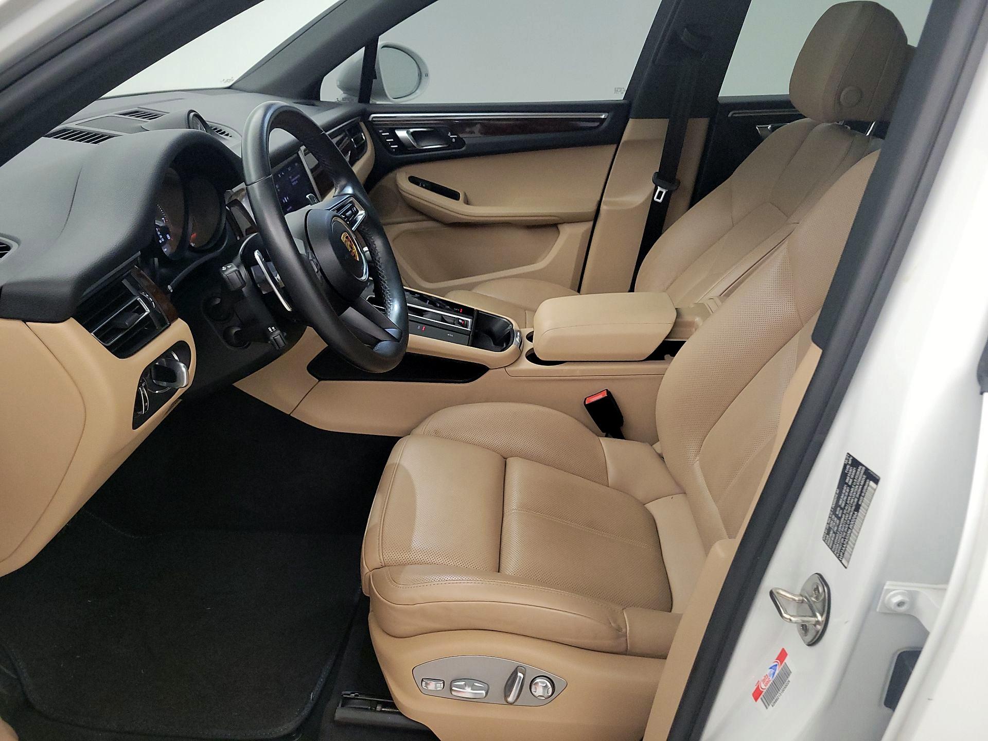 Thumbnail: 2022 Porsche Macan - 11