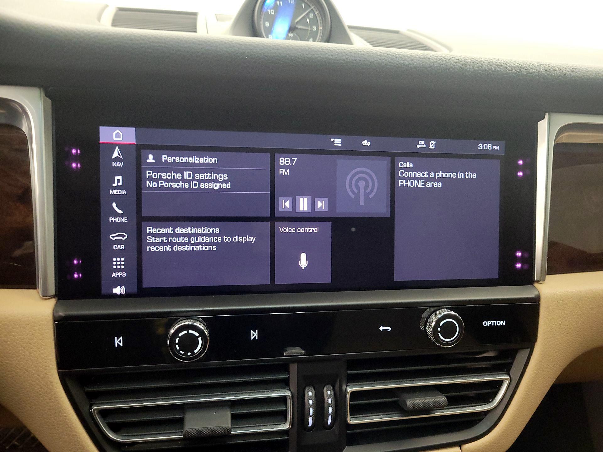 Thumbnail: 2022 Porsche Macan - 15