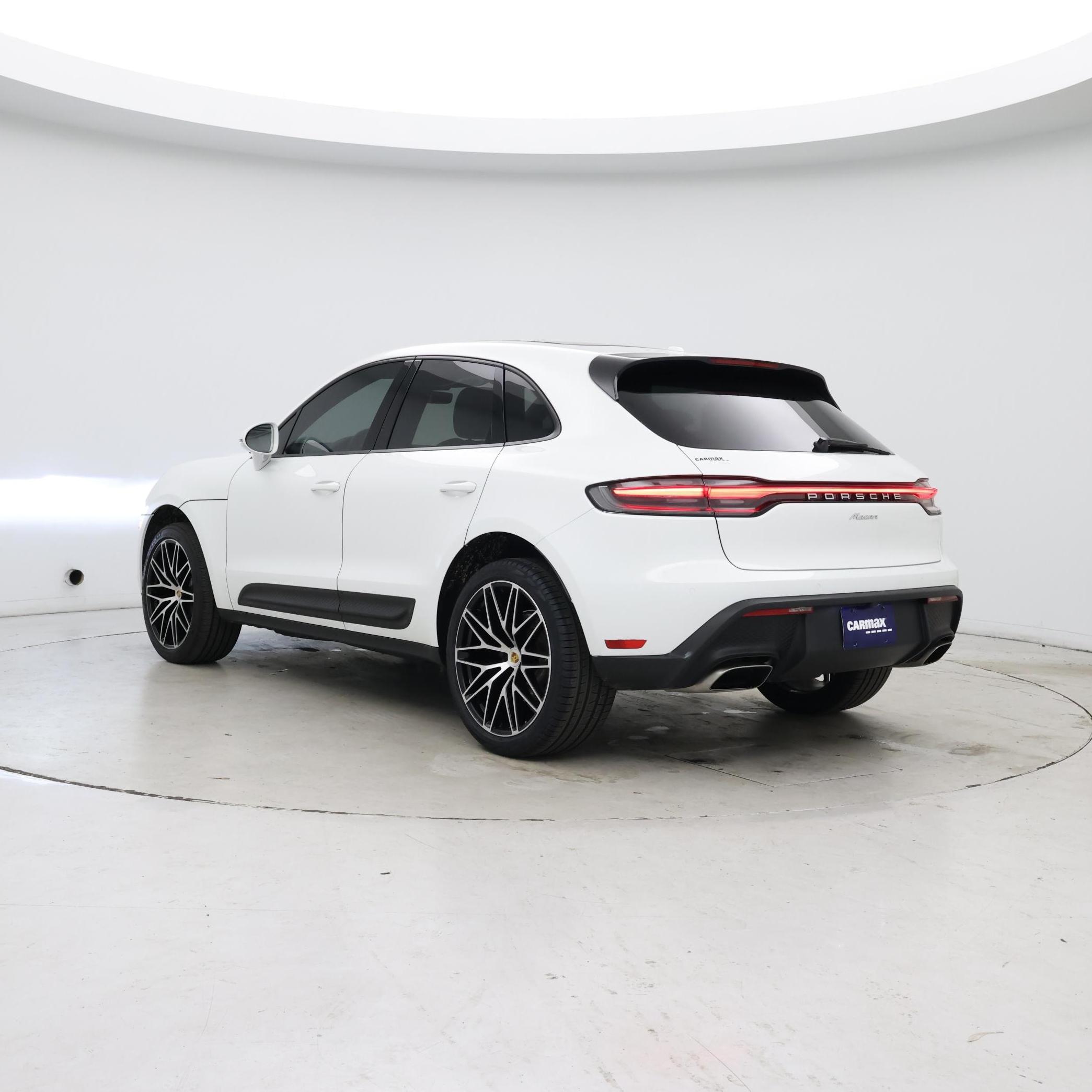 Thumbnail: 2022 Porsche Macan - 2