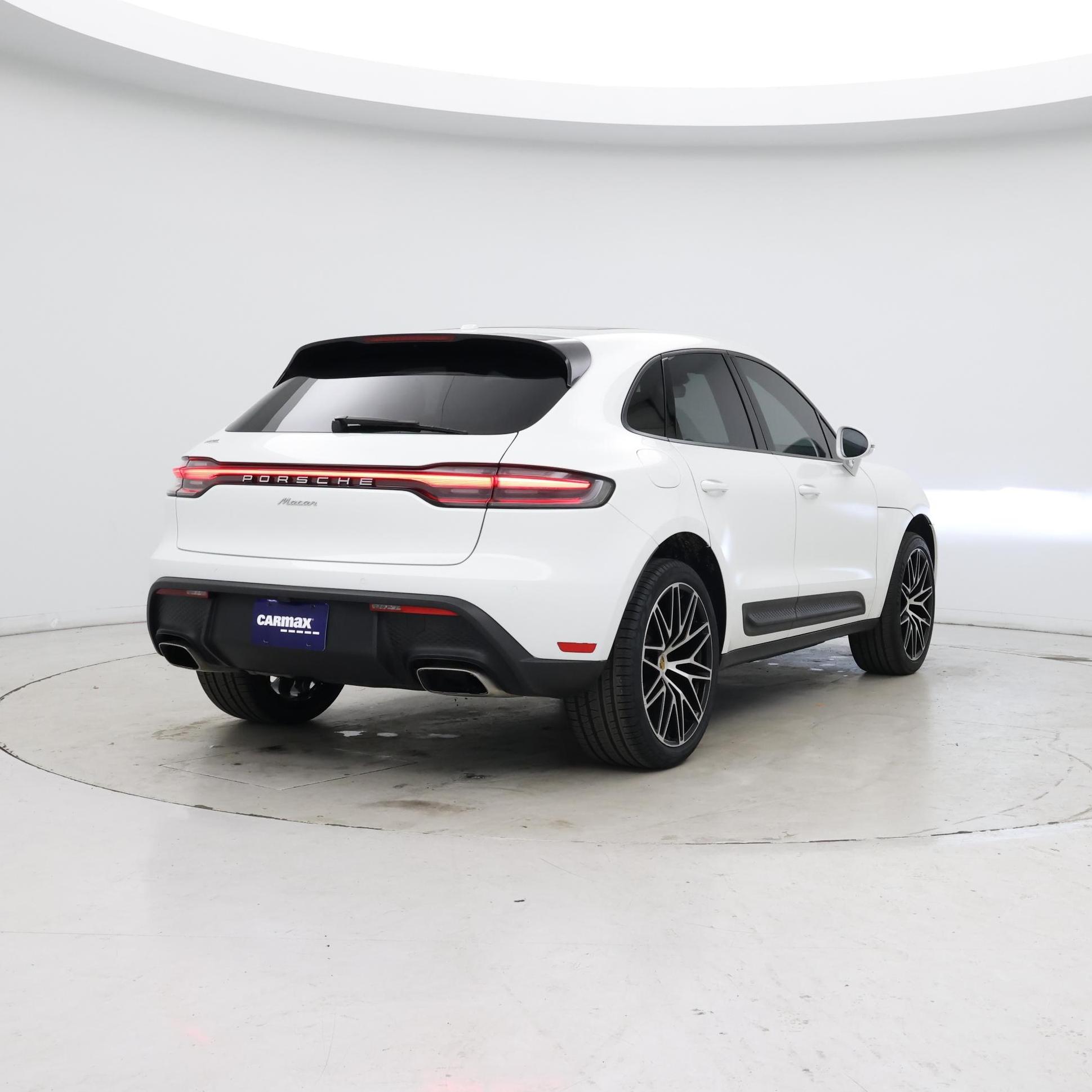 Thumbnail: 2022 Porsche Macan - 8