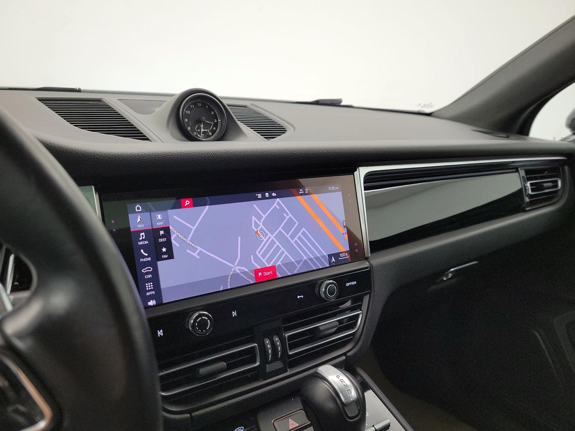 Thumbnail: 2023 Porsche Macan - 14