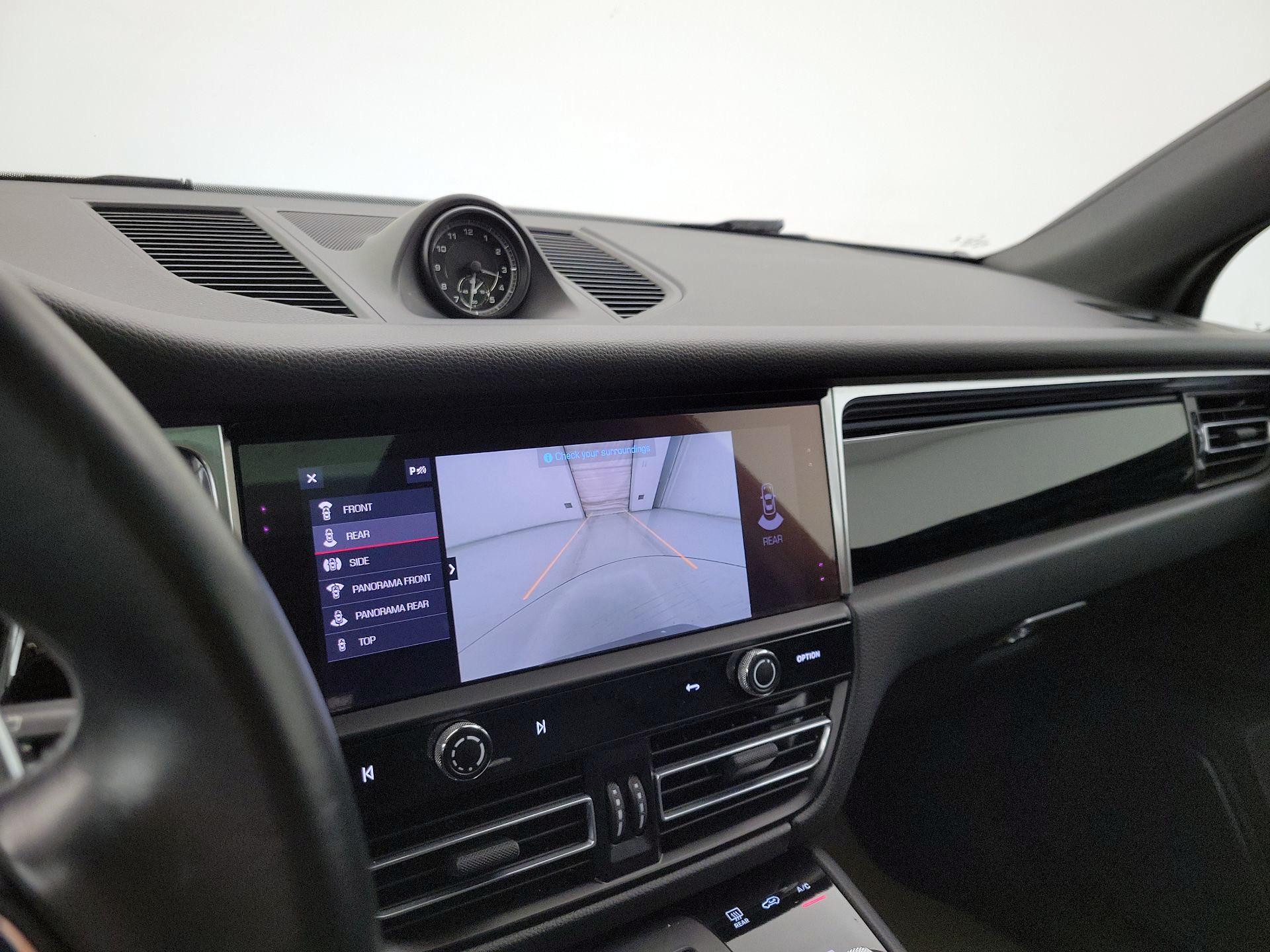 Thumbnail: 2023 Porsche Macan - 15