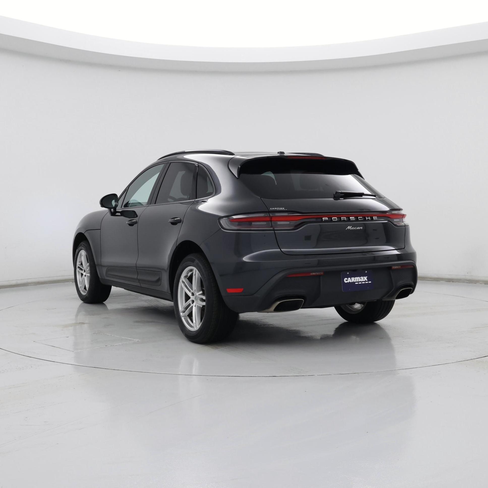 Thumbnail: 2023 Porsche Macan - 2