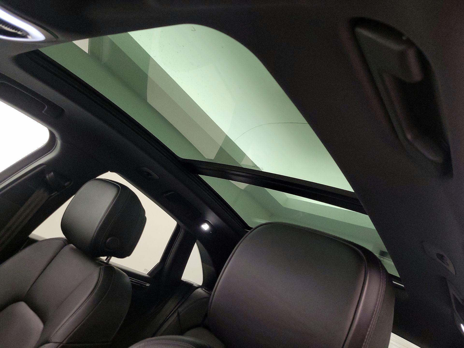 Thumbnail: 2023 Porsche Macan - 20