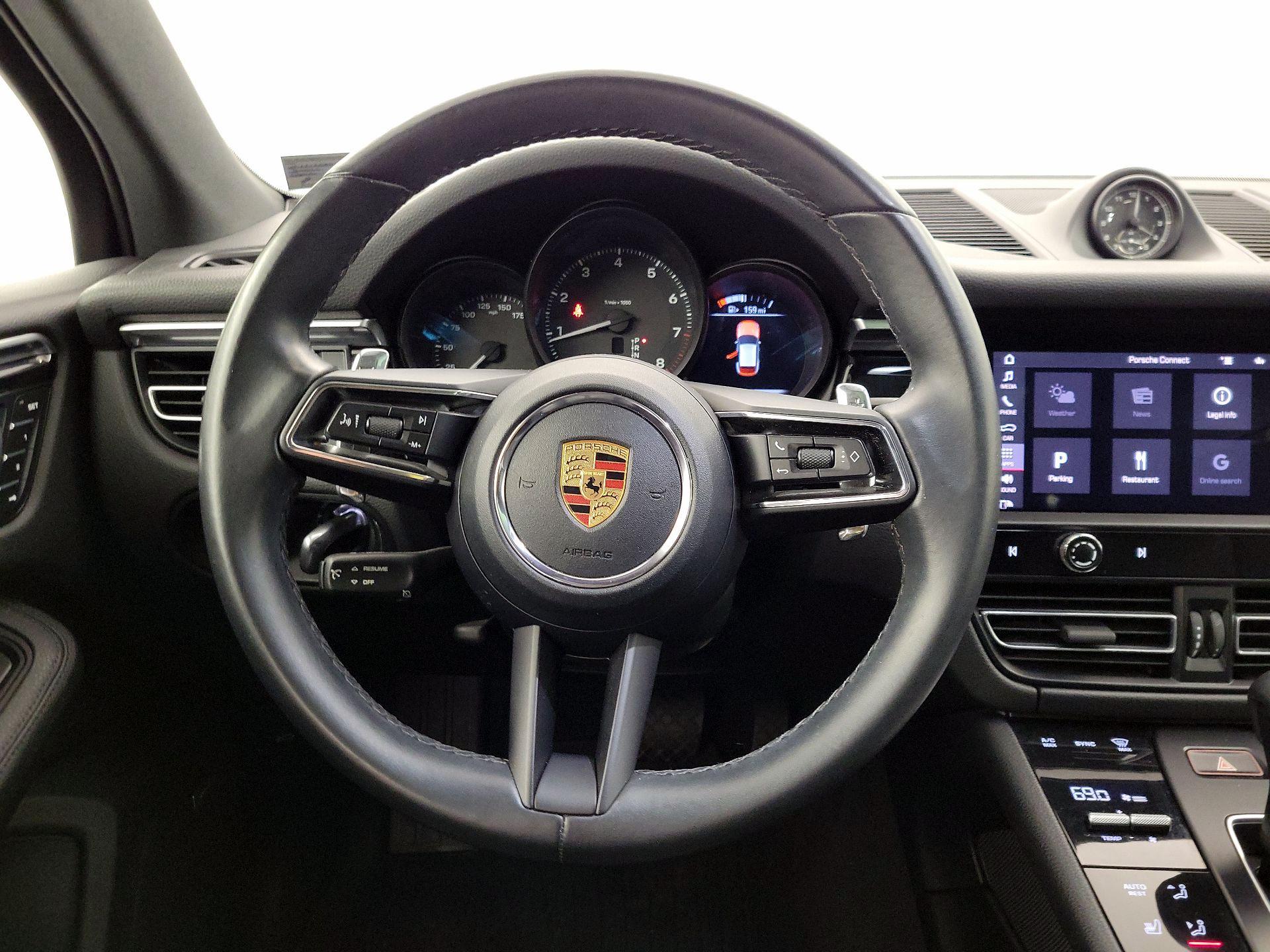 Thumbnail: 2022 Porsche Macan - 10