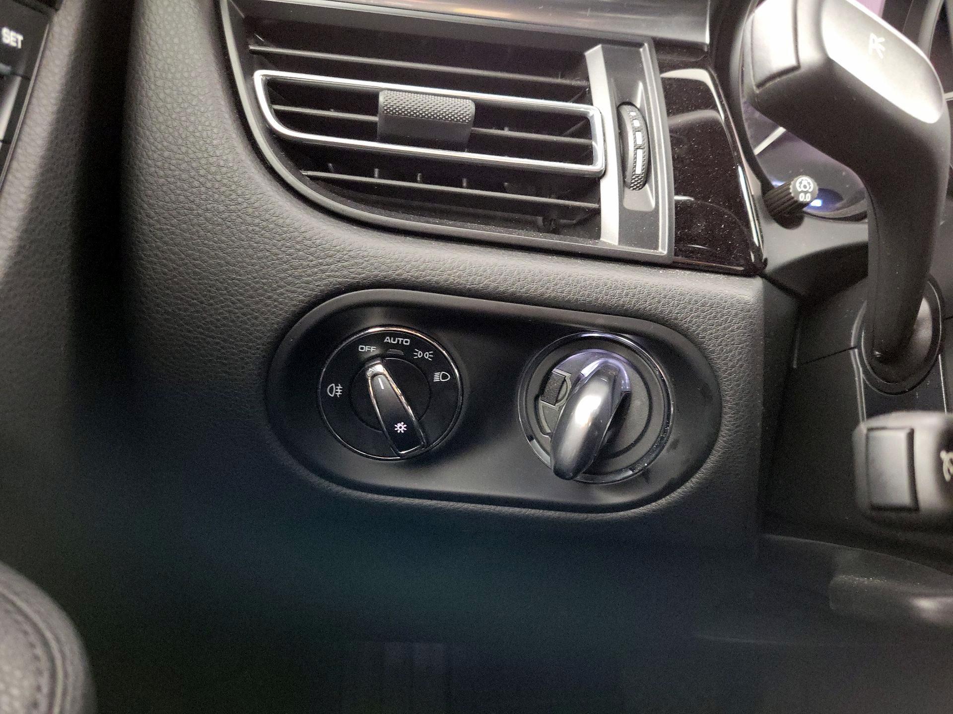 Thumbnail: 2022 Porsche Macan - 13