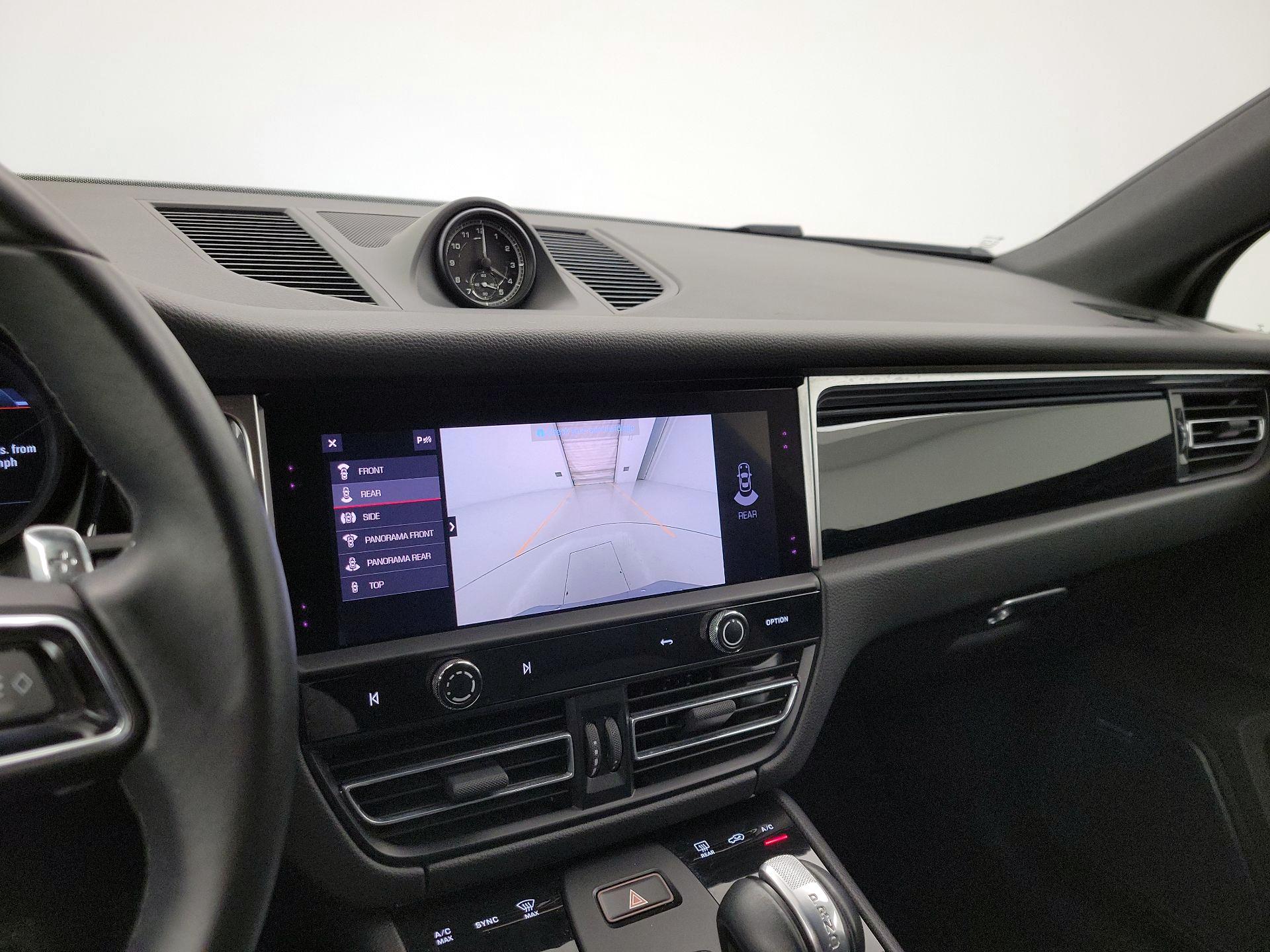 Thumbnail: 2022 Porsche Macan - 14