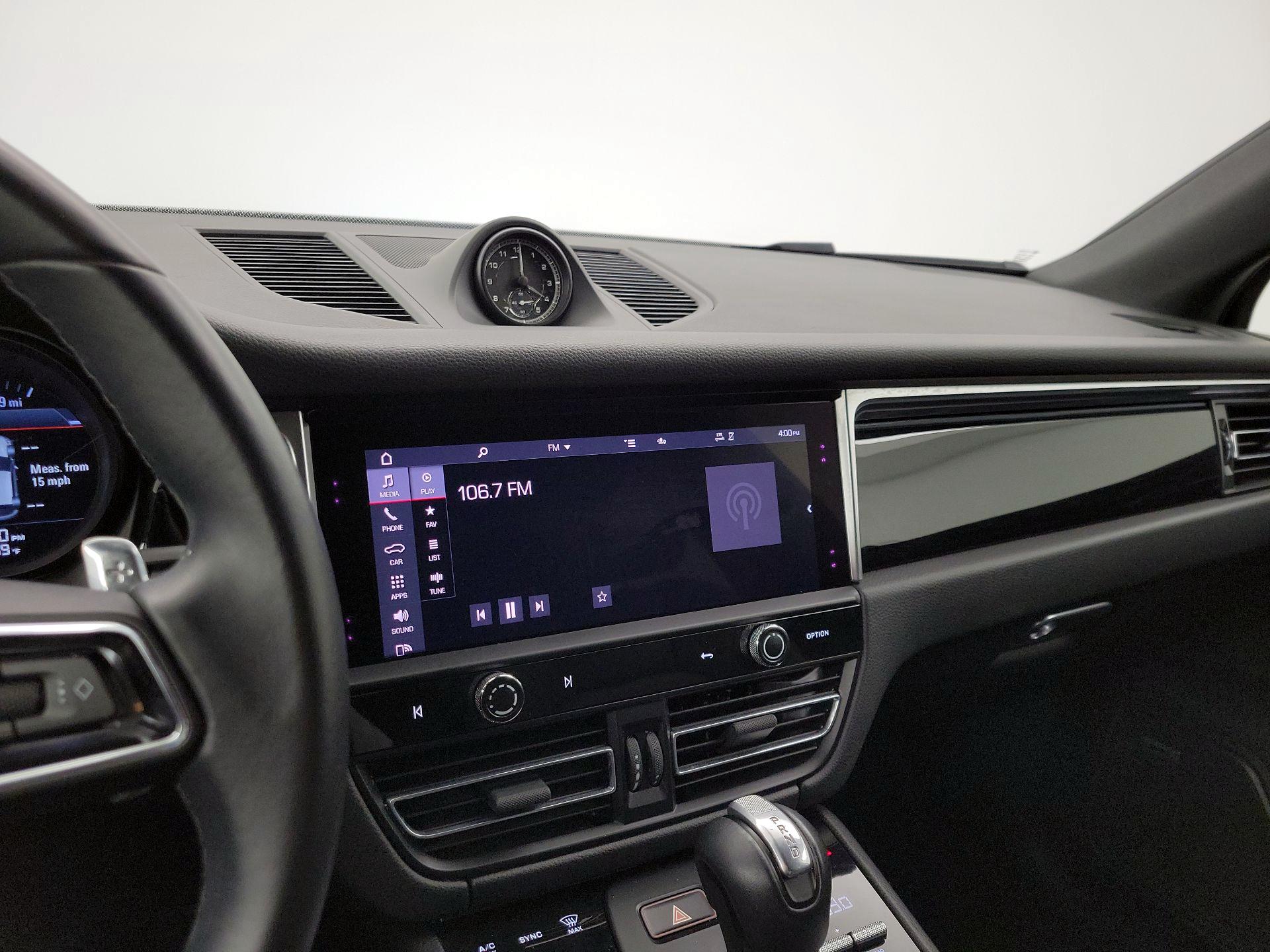 Thumbnail: 2022 Porsche Macan - 15