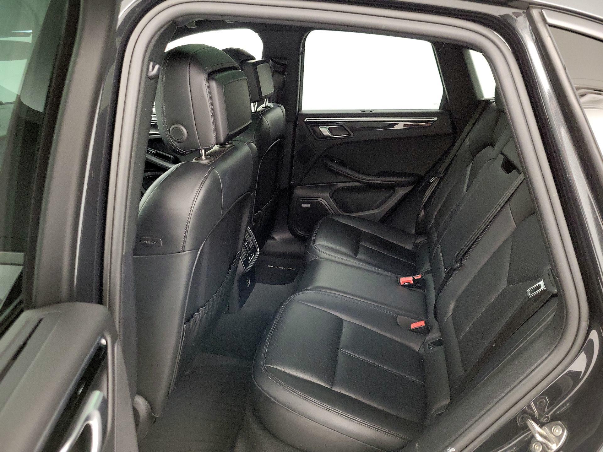 Thumbnail: 2022 Porsche Macan - 20