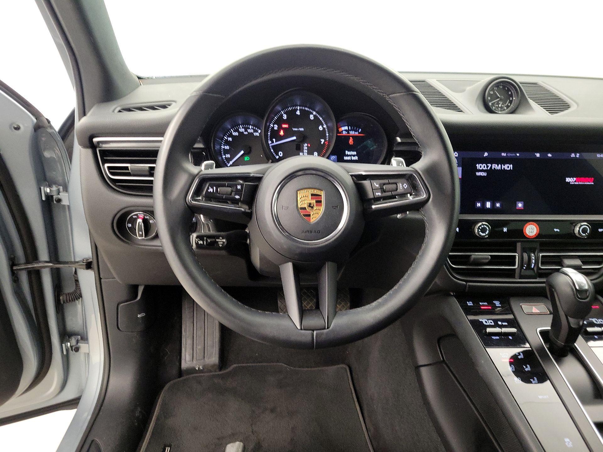 Thumbnail: 2022 Porsche Macan - 10