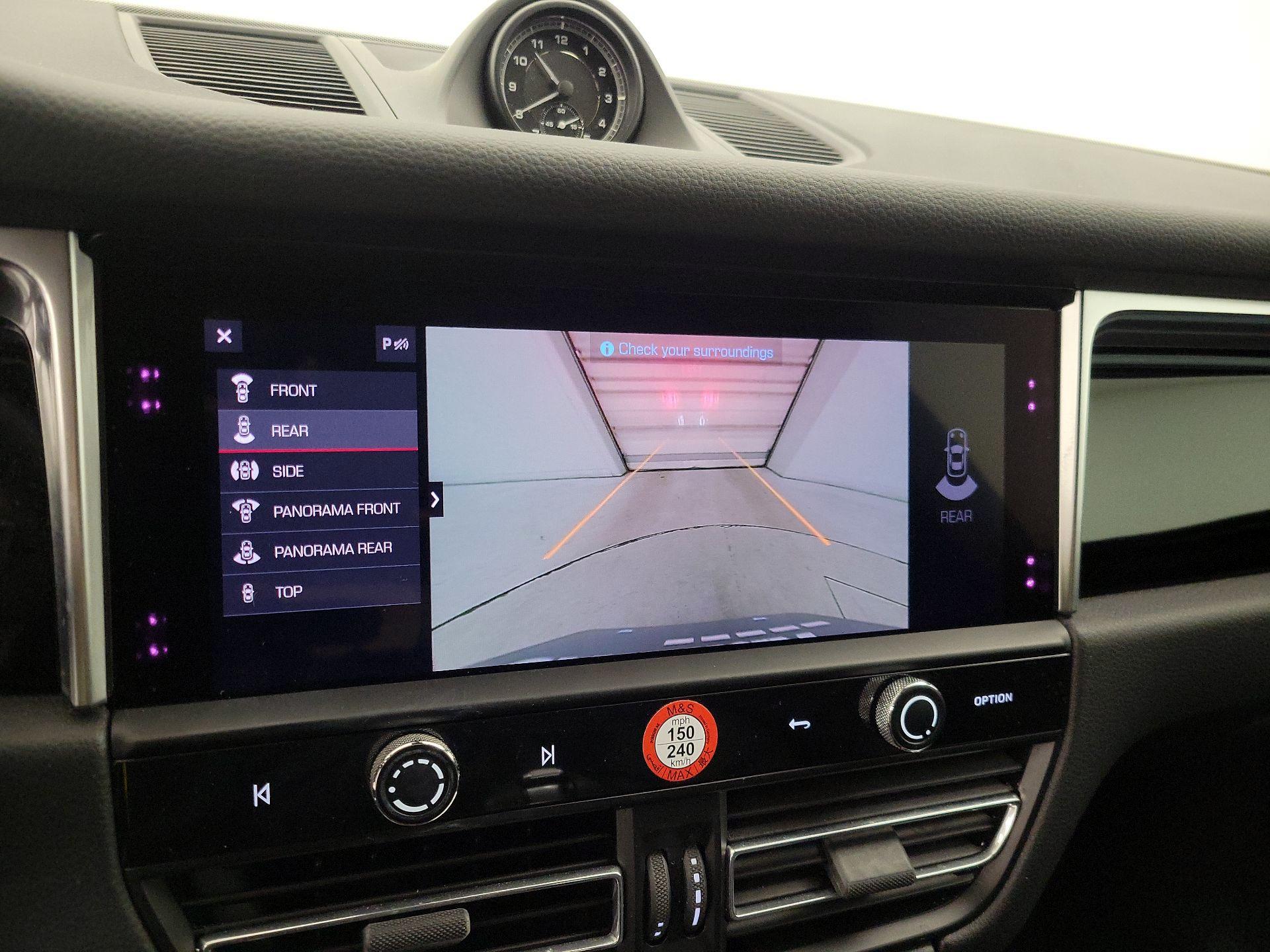 Thumbnail: 2022 Porsche Macan - 14