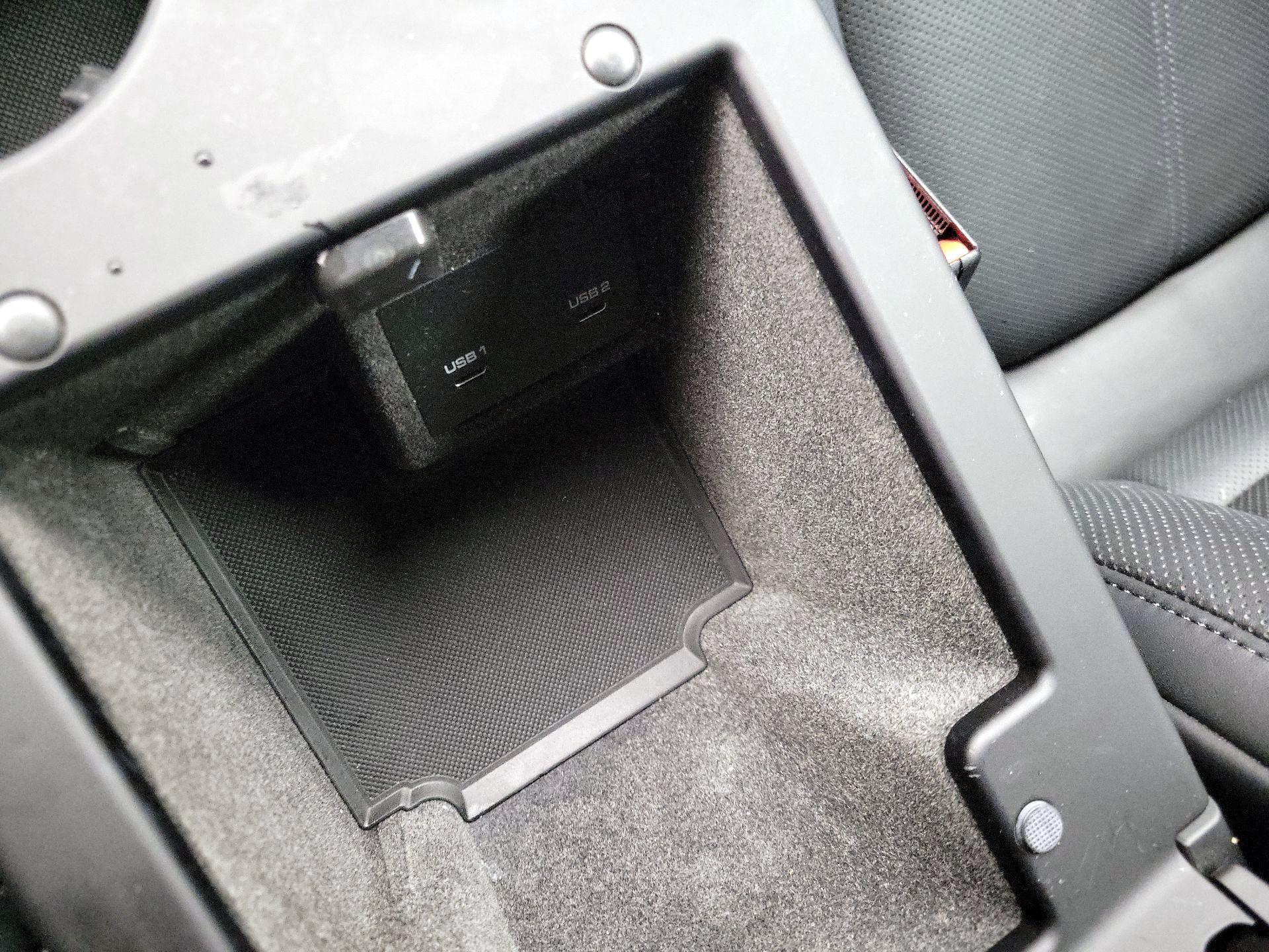 Thumbnail: 2022 Porsche Macan - 18