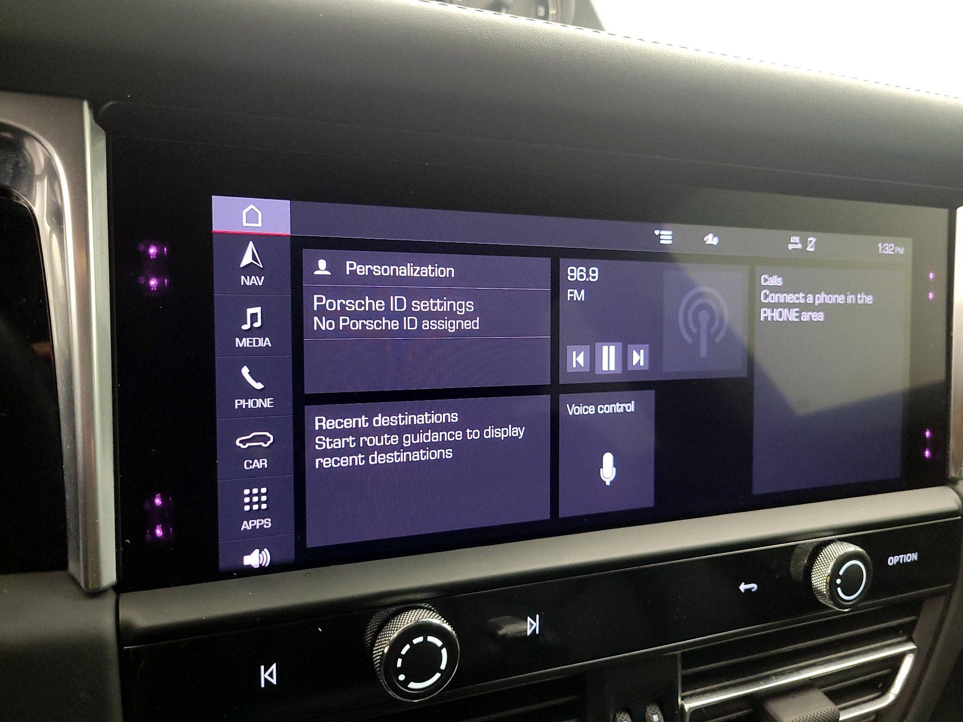 Thumbnail: 2023 Porsche Macan - 15