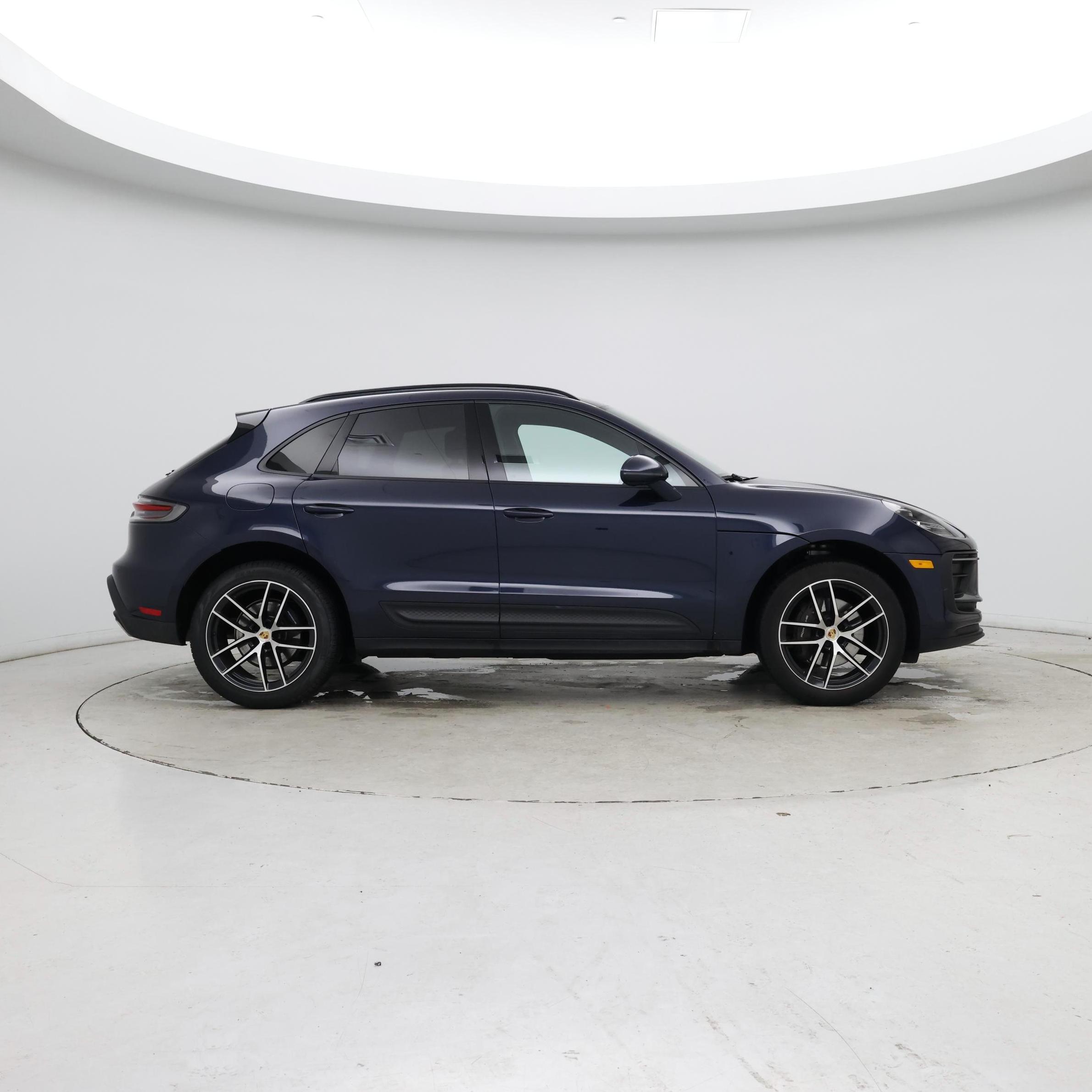 Thumbnail: 2023 Porsche Macan - 7