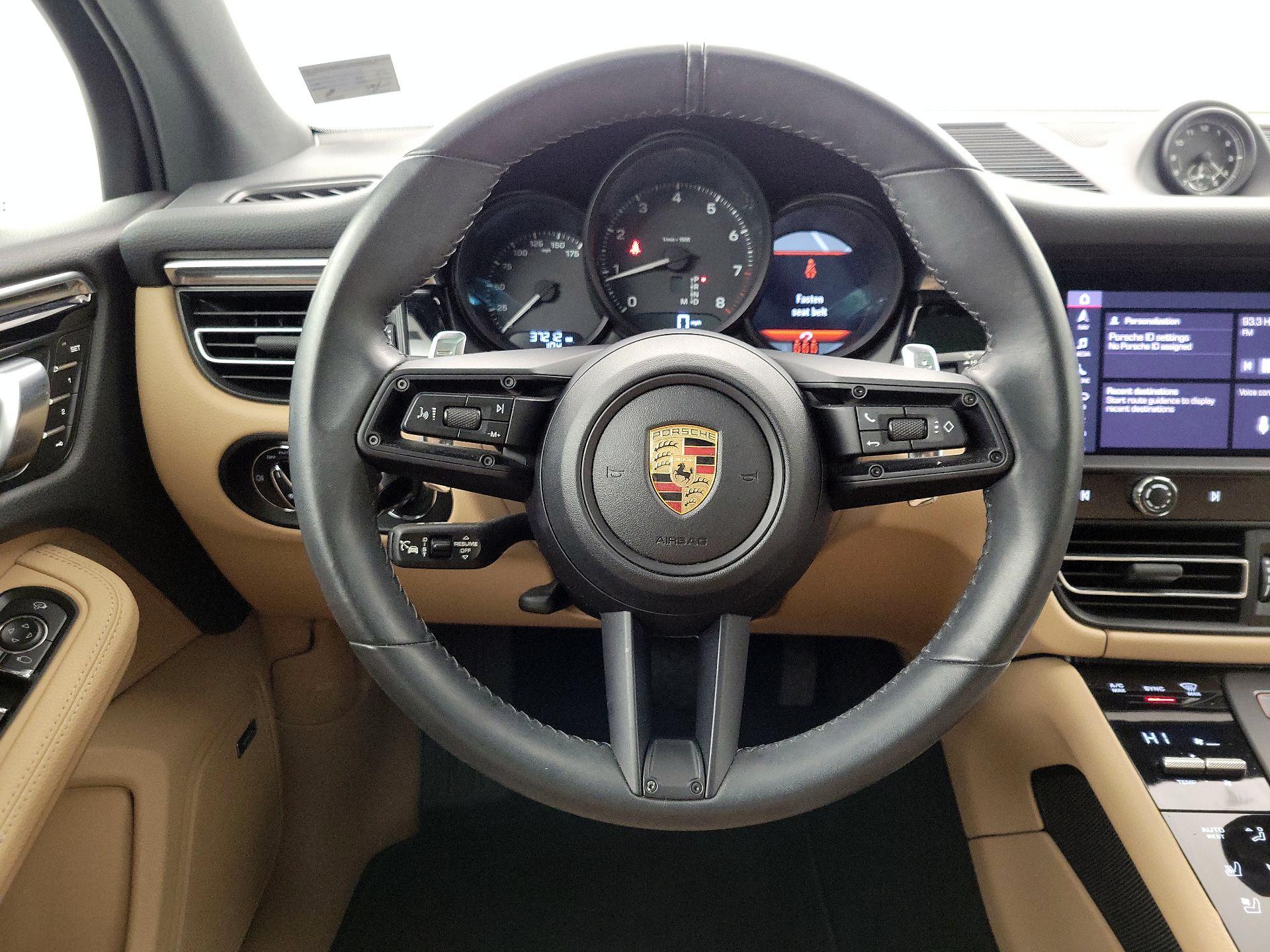 Thumbnail: 2023 Porsche Macan - 10