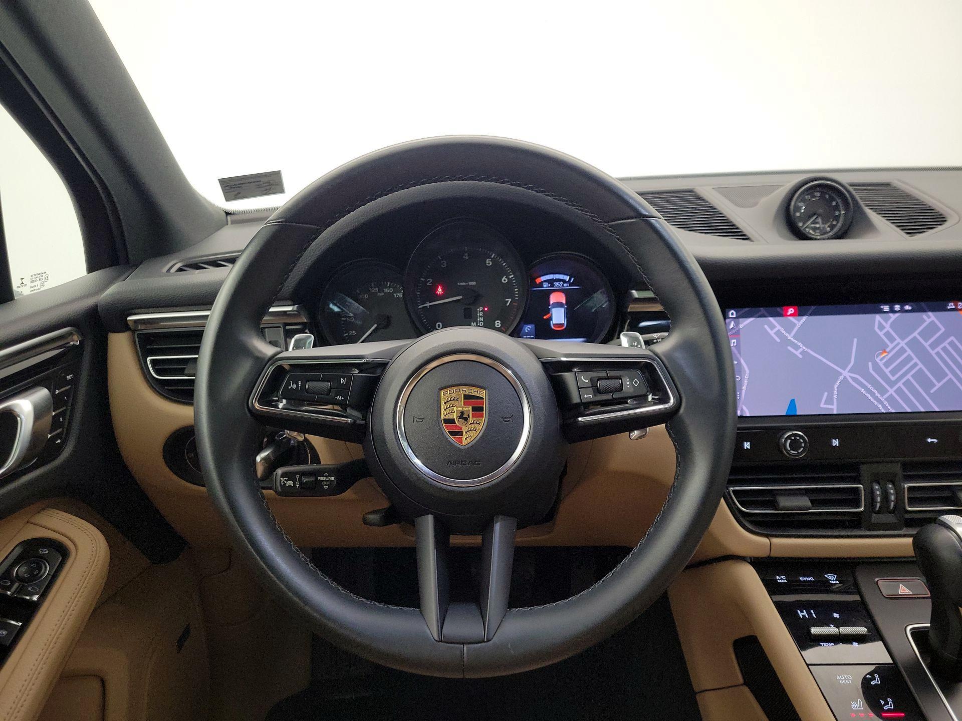 Thumbnail: 2023 Porsche Macan - 10