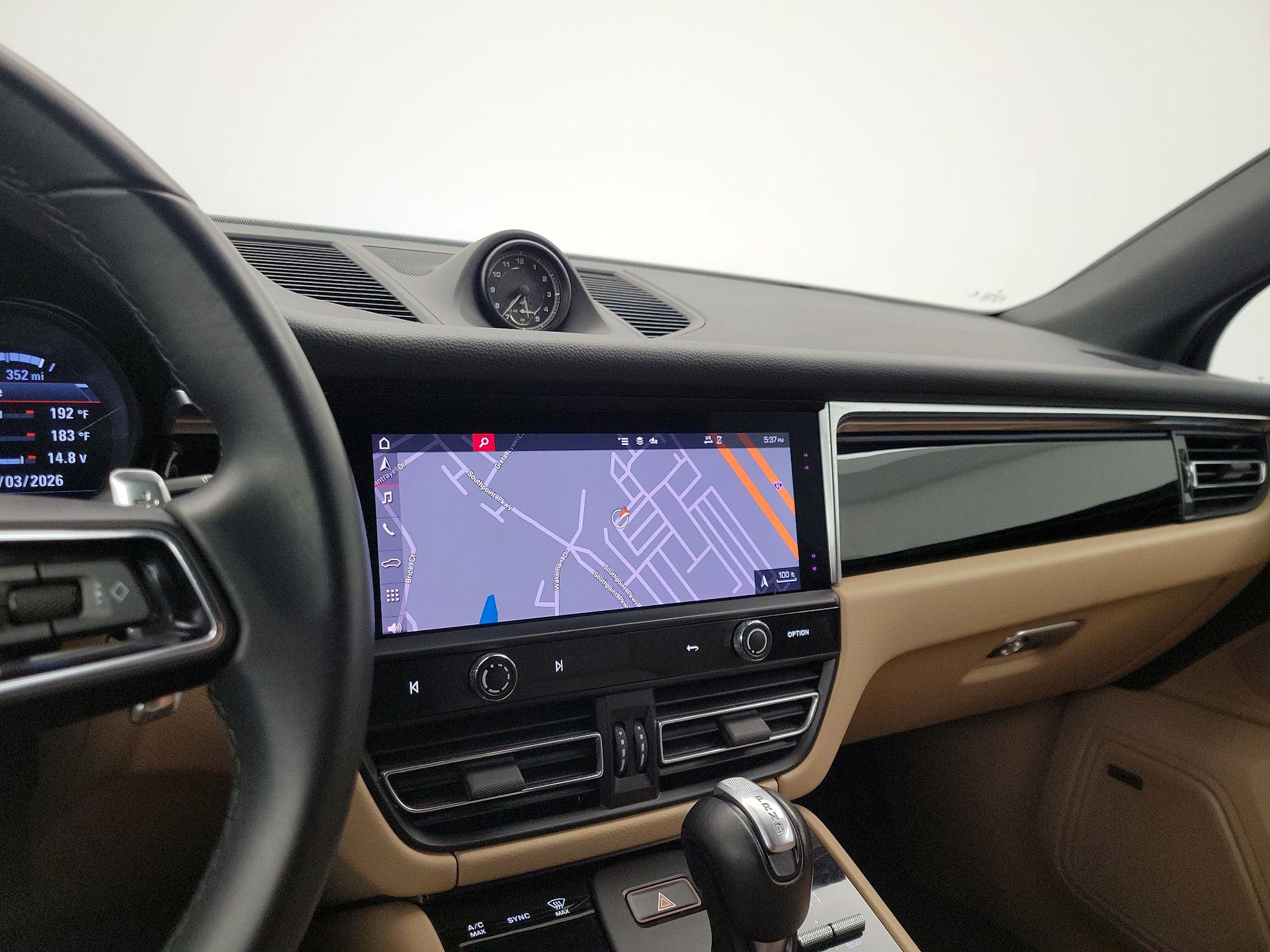 Thumbnail: 2023 Porsche Macan - 14