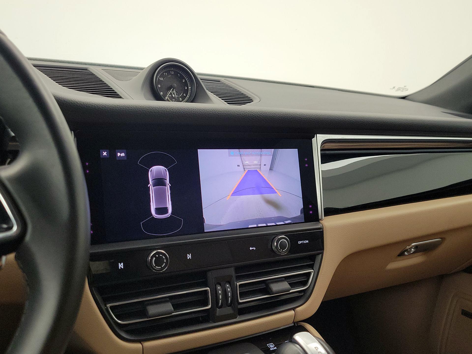 Thumbnail: 2023 Porsche Macan - 15