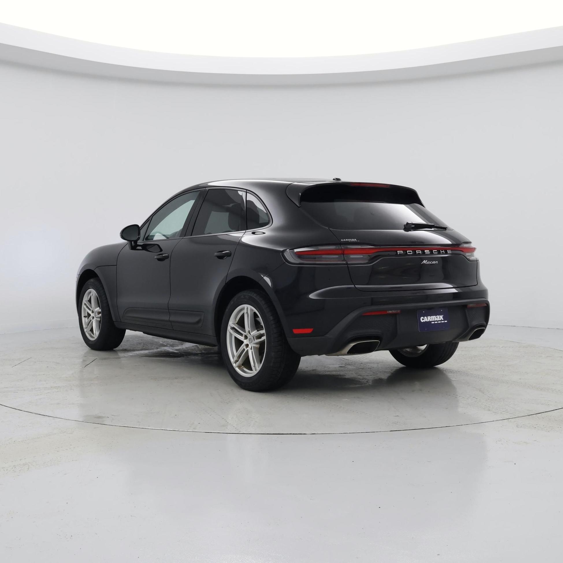 Thumbnail: 2023 Porsche Macan - 2