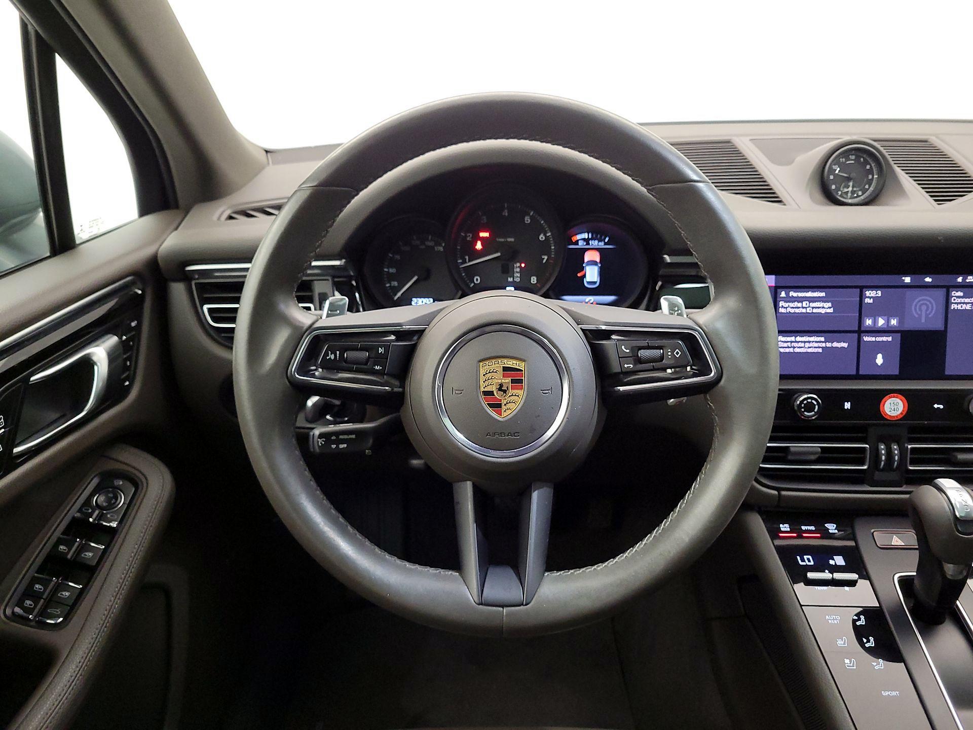 Thumbnail: 2022 Porsche Macan - 10