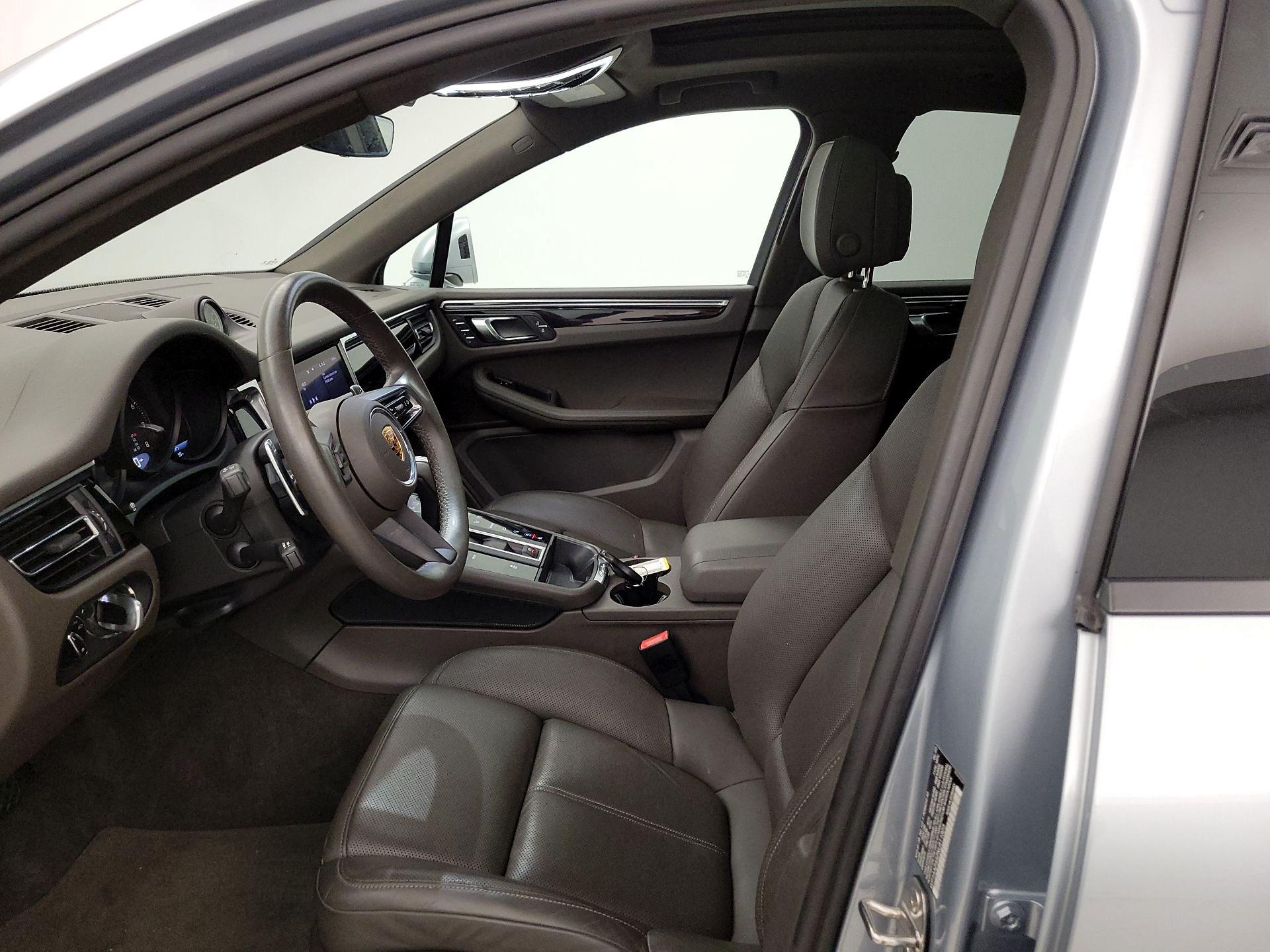 Thumbnail: 2022 Porsche Macan - 11