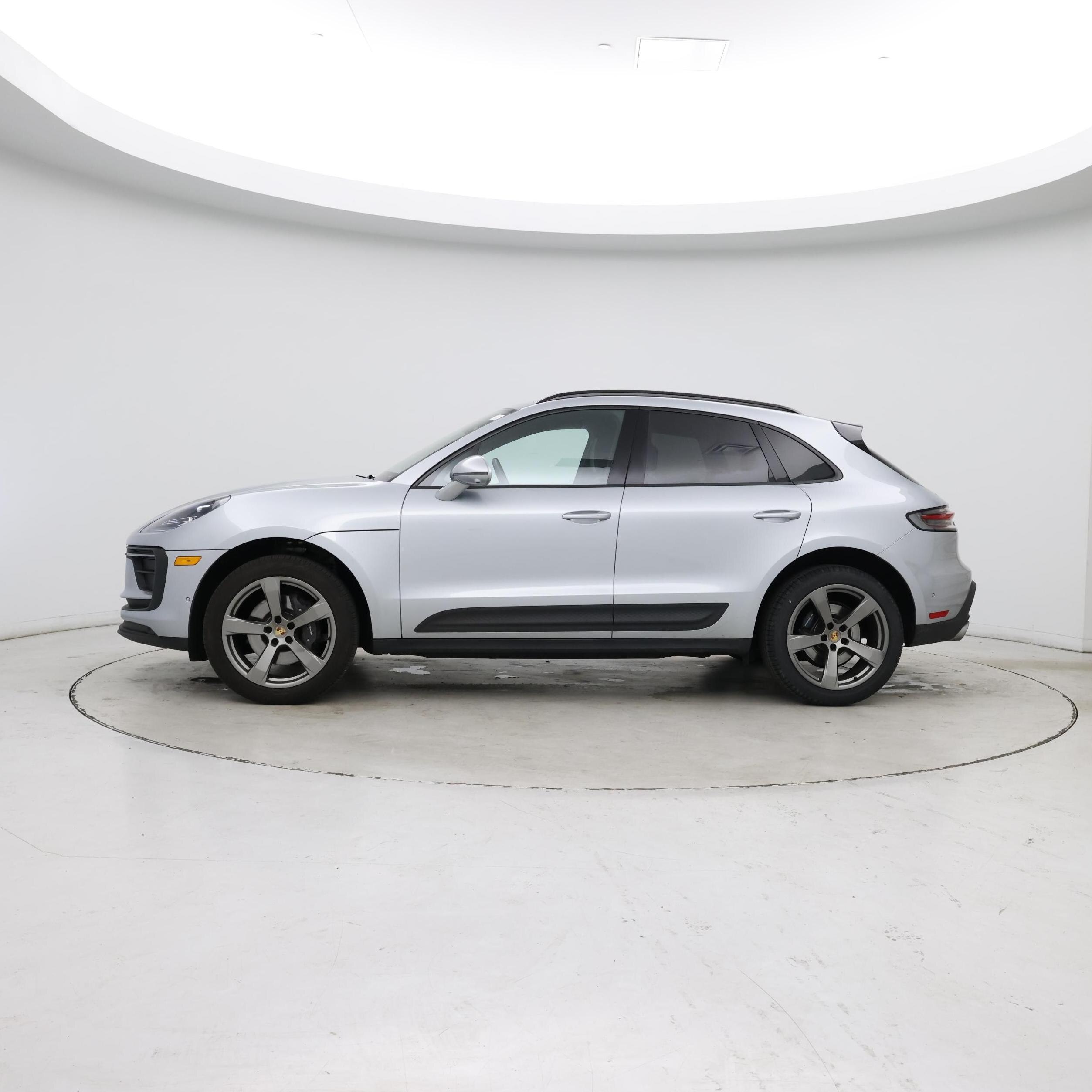 Thumbnail: 2022 Porsche Macan - 3