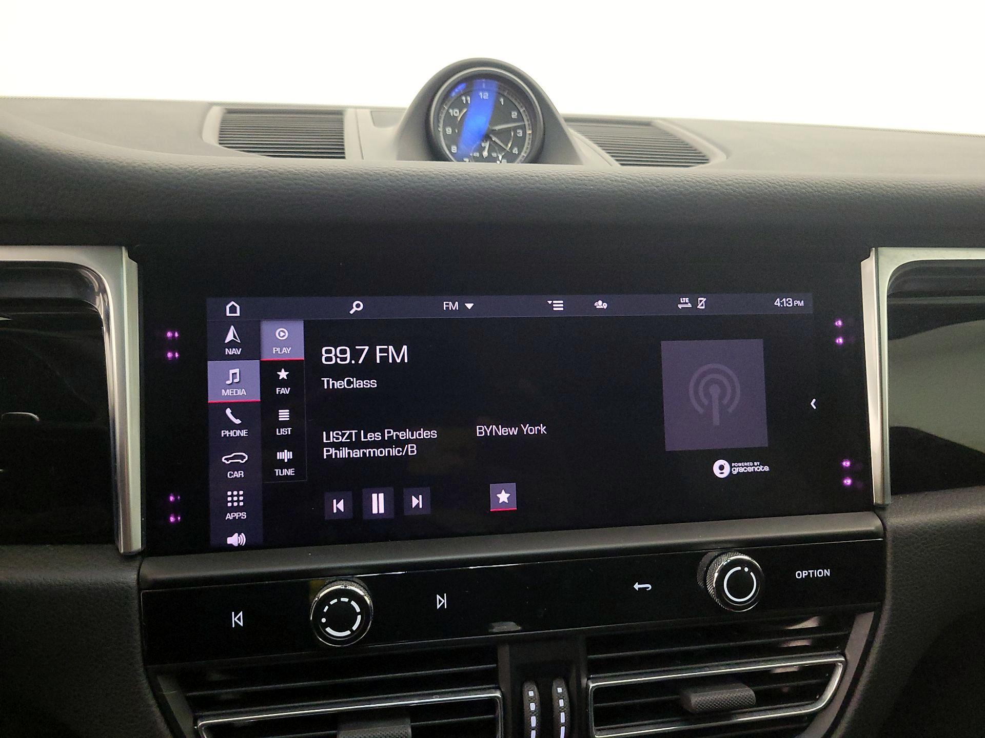 Thumbnail: 2022 Porsche Macan - 15