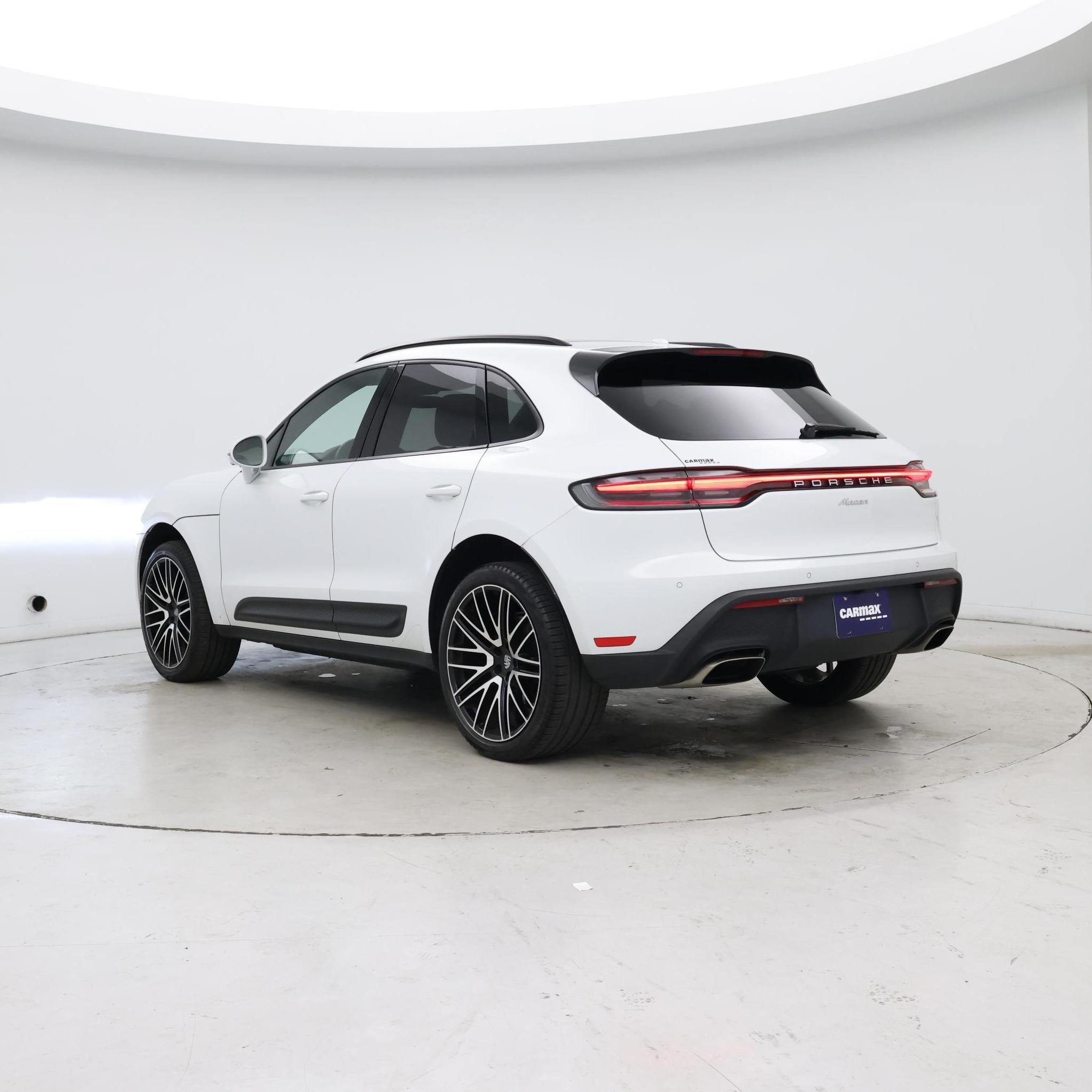 Thumbnail: 2022 Porsche Macan - 2