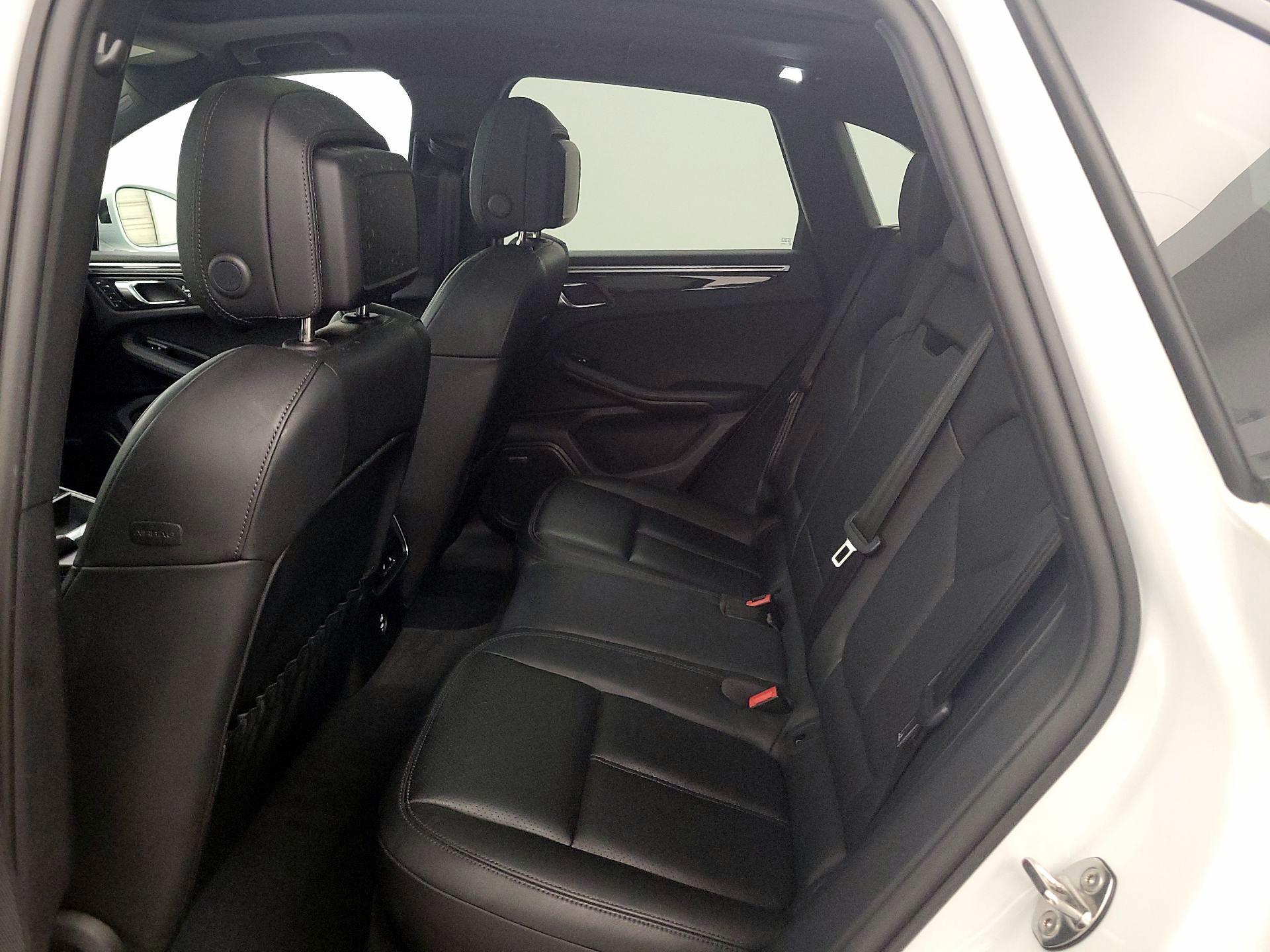 Thumbnail: 2022 Porsche Macan - 19